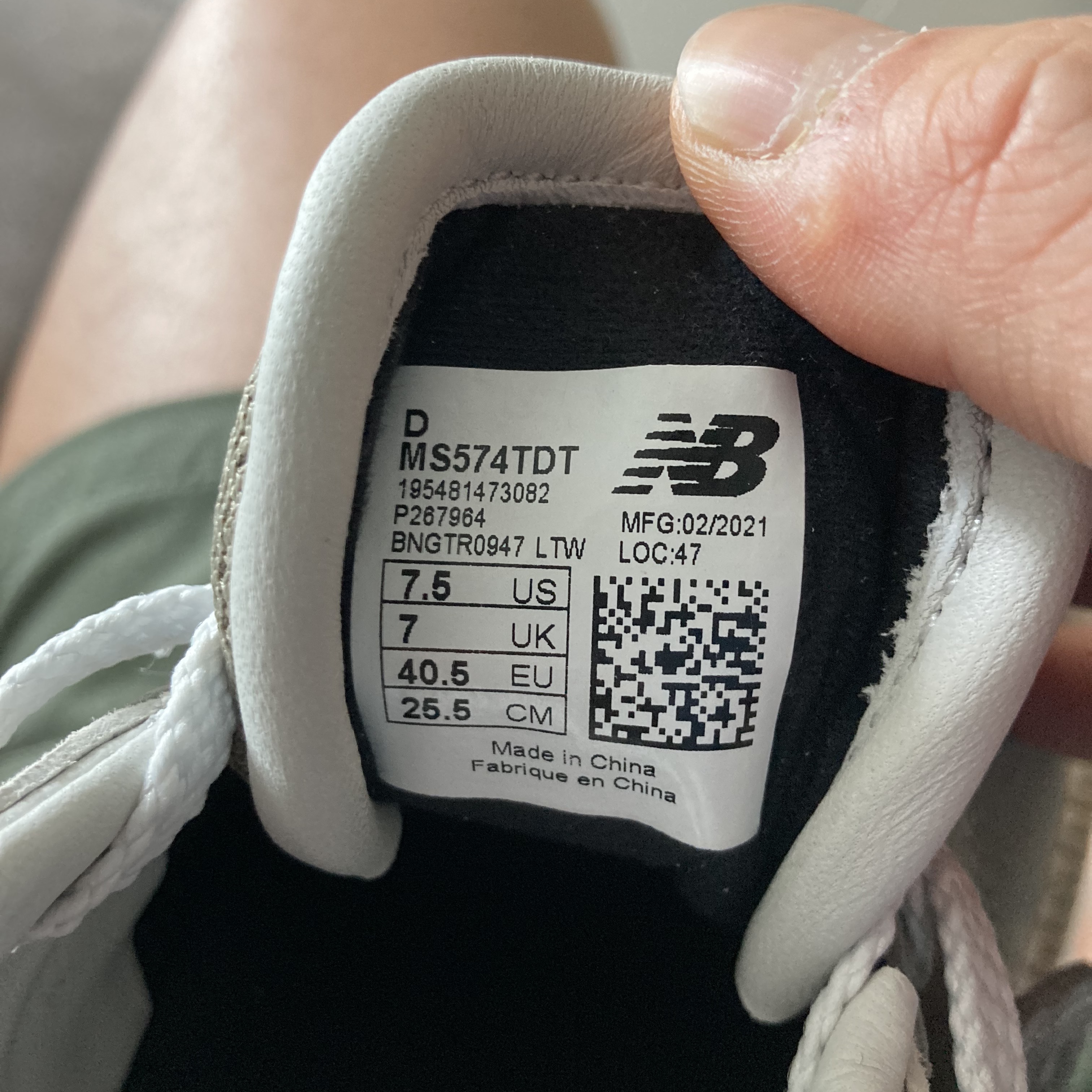 New Balance x Tokyo Design Studio 574 Grey Dune 착용 스타일 - 2