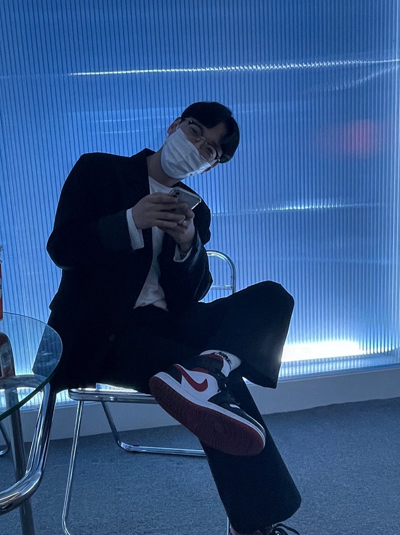 Jordan 1 Mid Gym Red Black White 착용 스타일