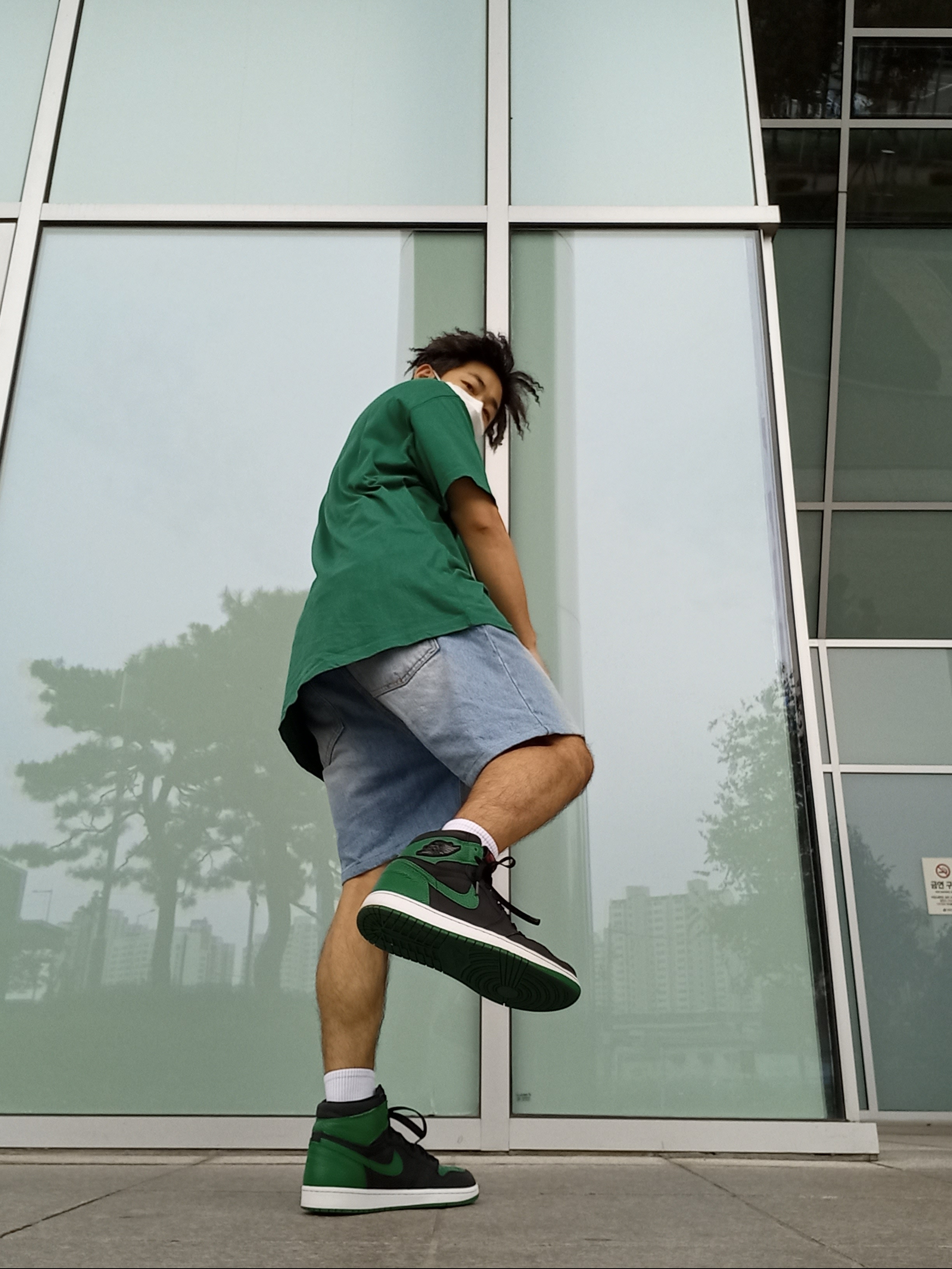 Jordan 1 Retro High OG Pine Green Black 착용 스타일 - 1
