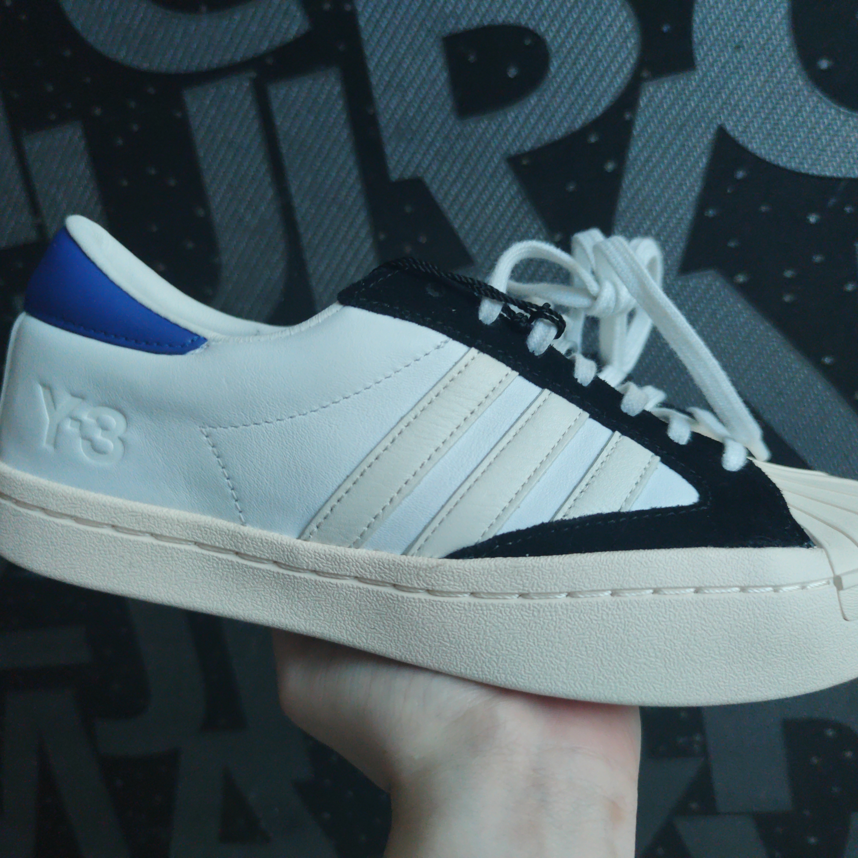 Y-3 Yohji Star Cloud White Bold Blue 착용 스타일 - 1