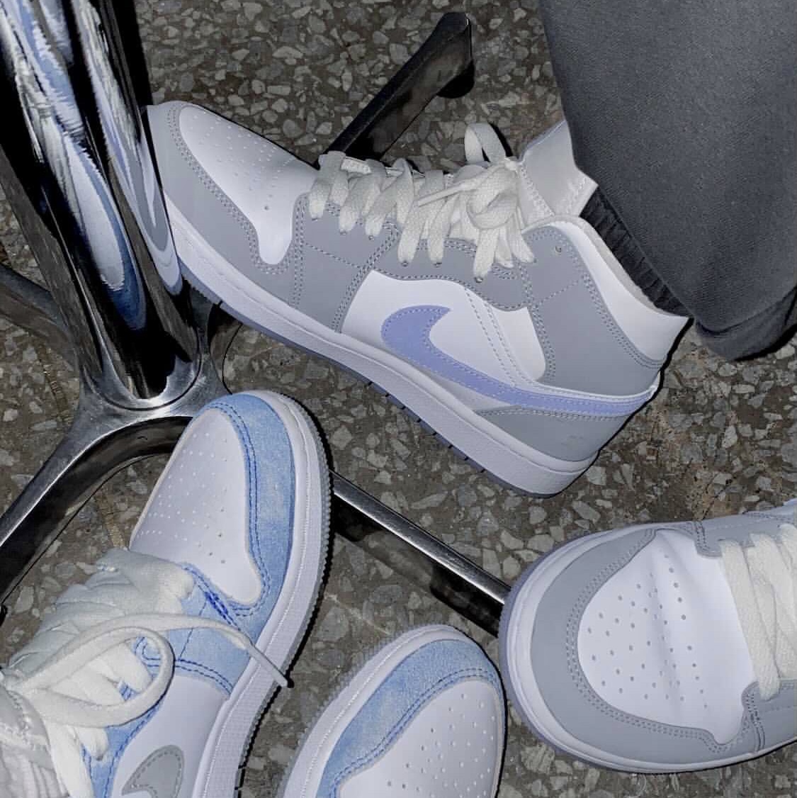 (W) Jordan 1 Mid Wolf Grey, Jordan 1 Retro High OG Hyper Royal 착용 스타일 - 2