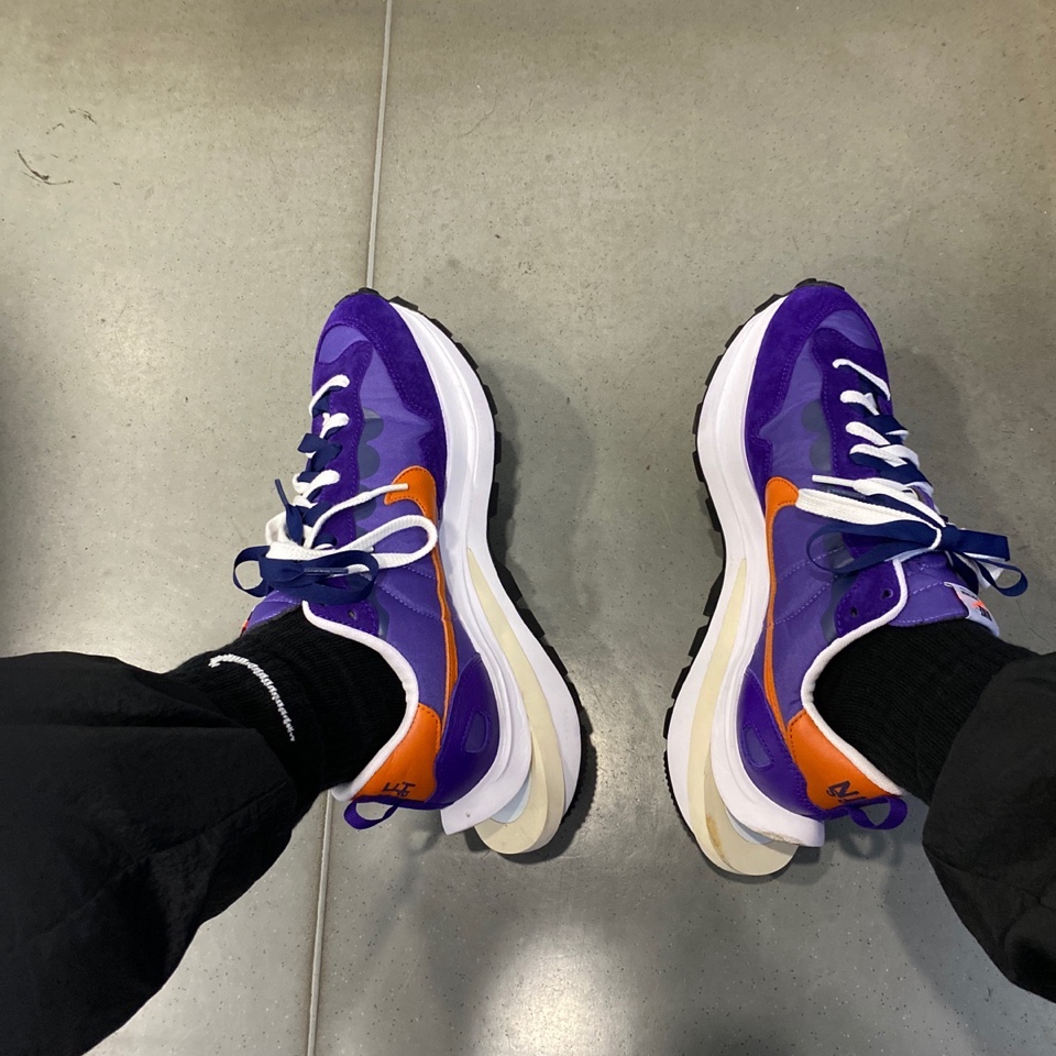 Nike x Sacai VaporWaffle Dark Iris 착용 스타일