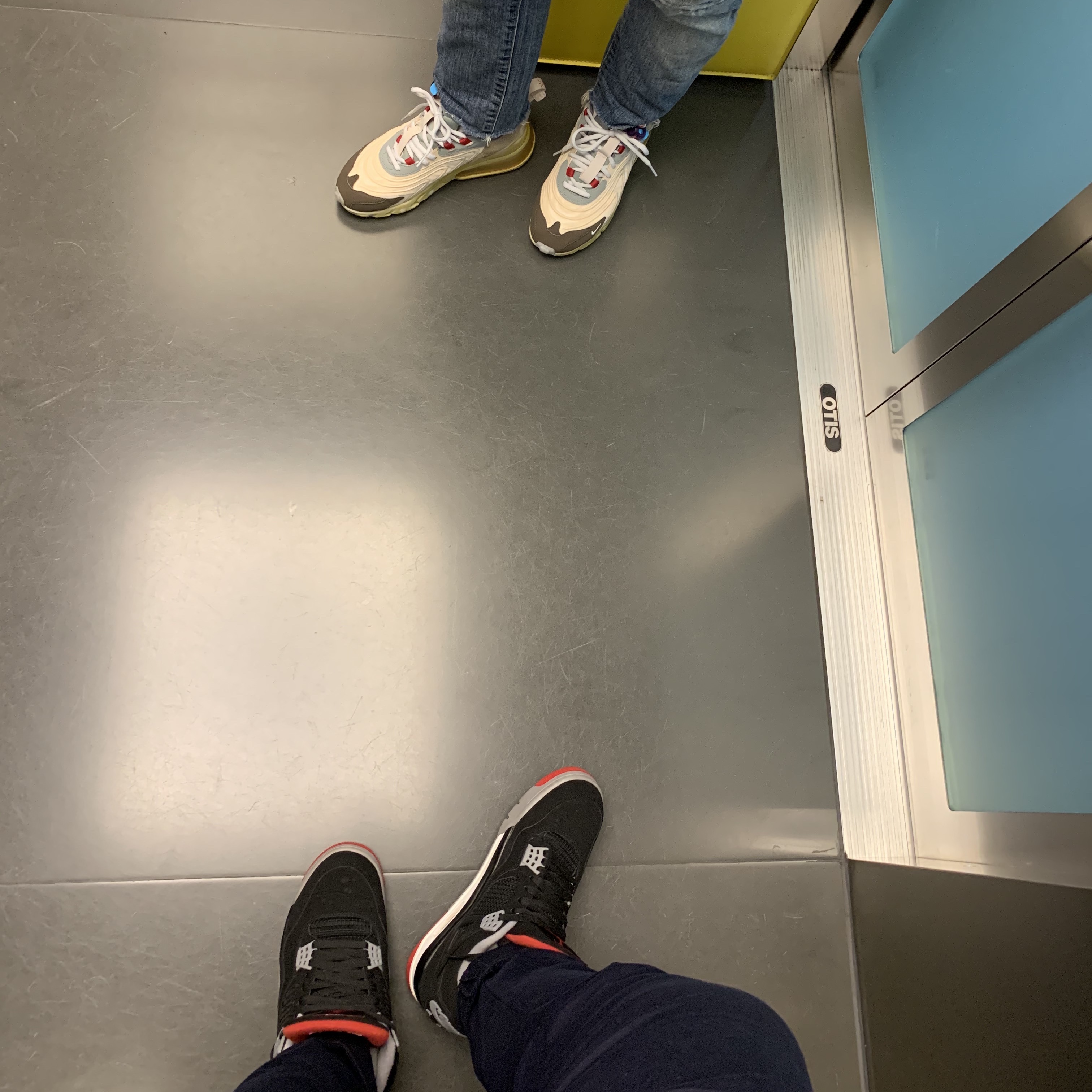 Jordan 4 Retro Bred 2019 착용 스타일 - 3
