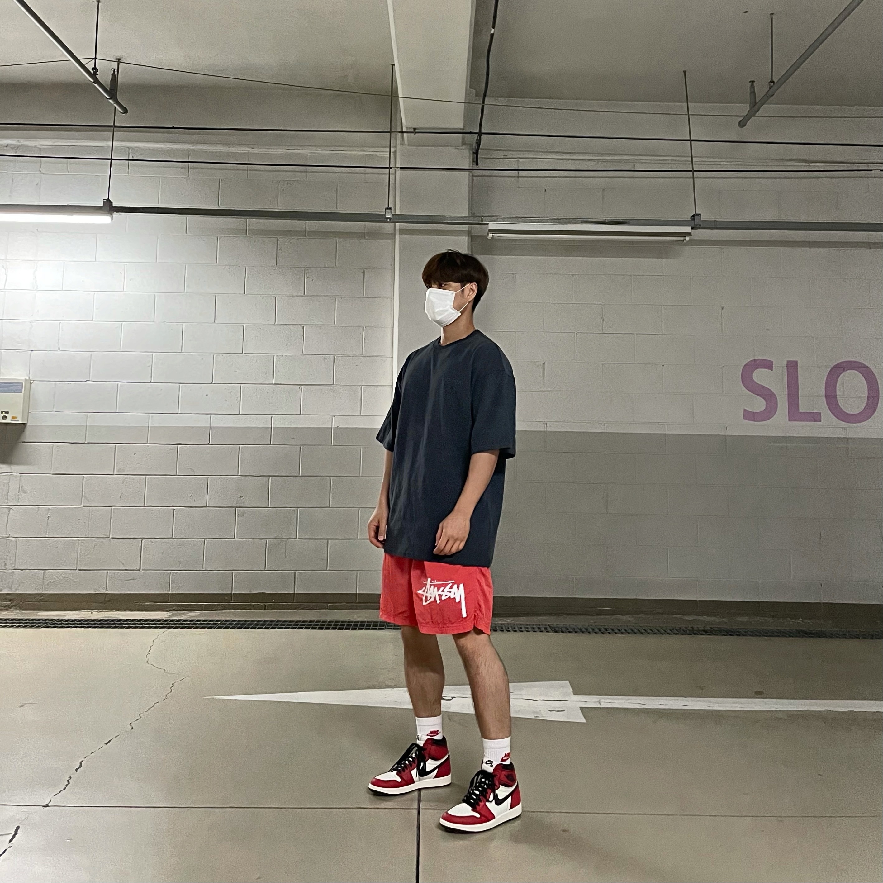 Jordan 1 Retro High OG Defiant SB LA to Chicago, Nike x Stussy Water Shorts Habanero Red 착용 스타일