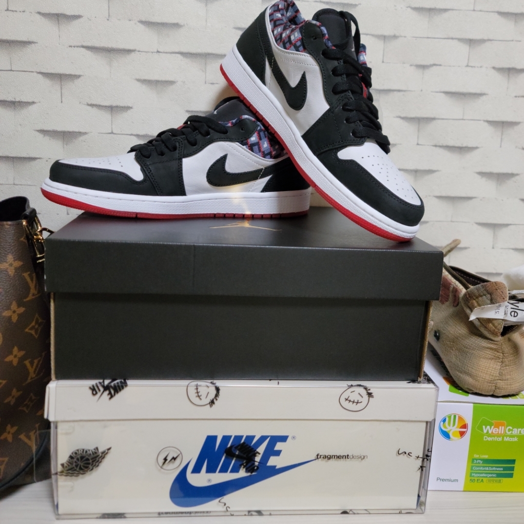 Jordan 1 Low Quai 54 2021, Jordan 1 x Travis Scott x Fragment Retro Low OG SP Military Blue 착용 스타일 - 5