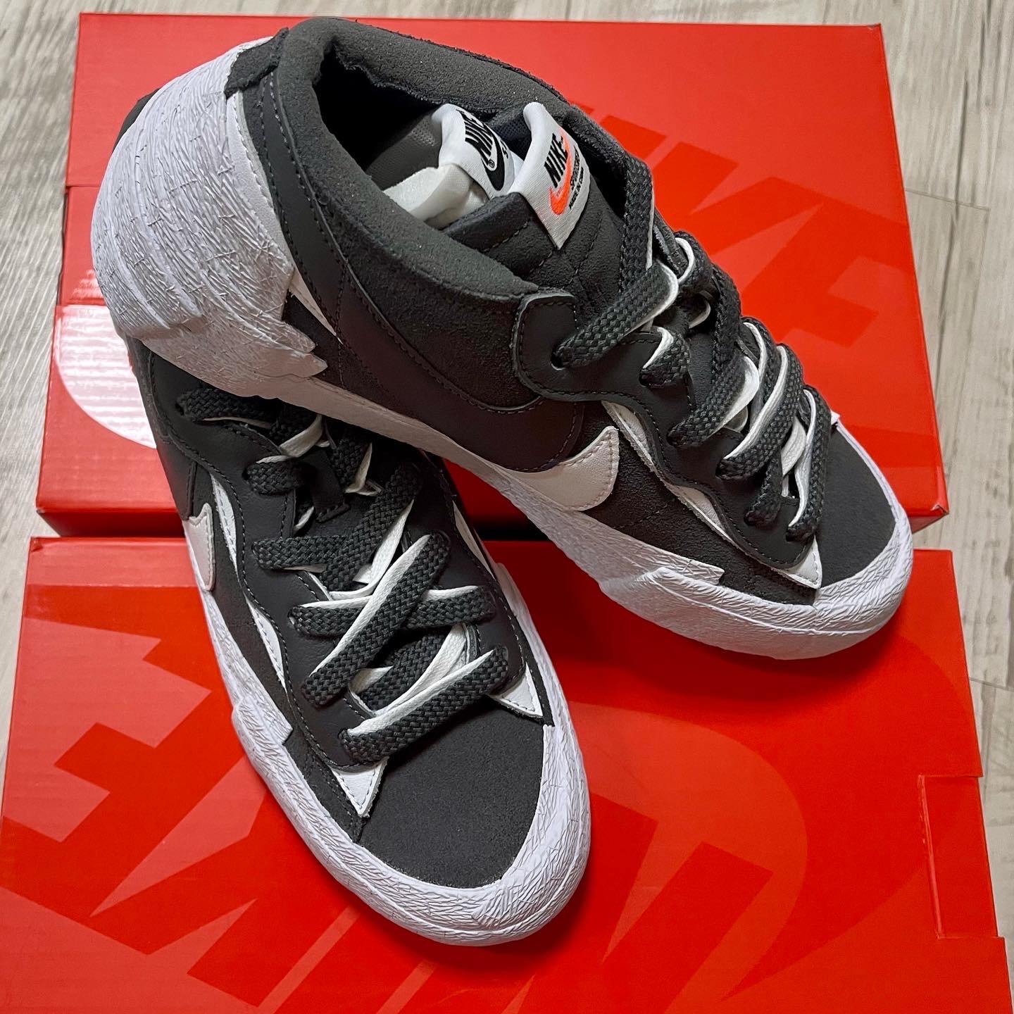 Nike x Sacai Blazer Low Iron Grey, Nike x Sacai Blazer Low British Tan 착용 스타일 - 3
