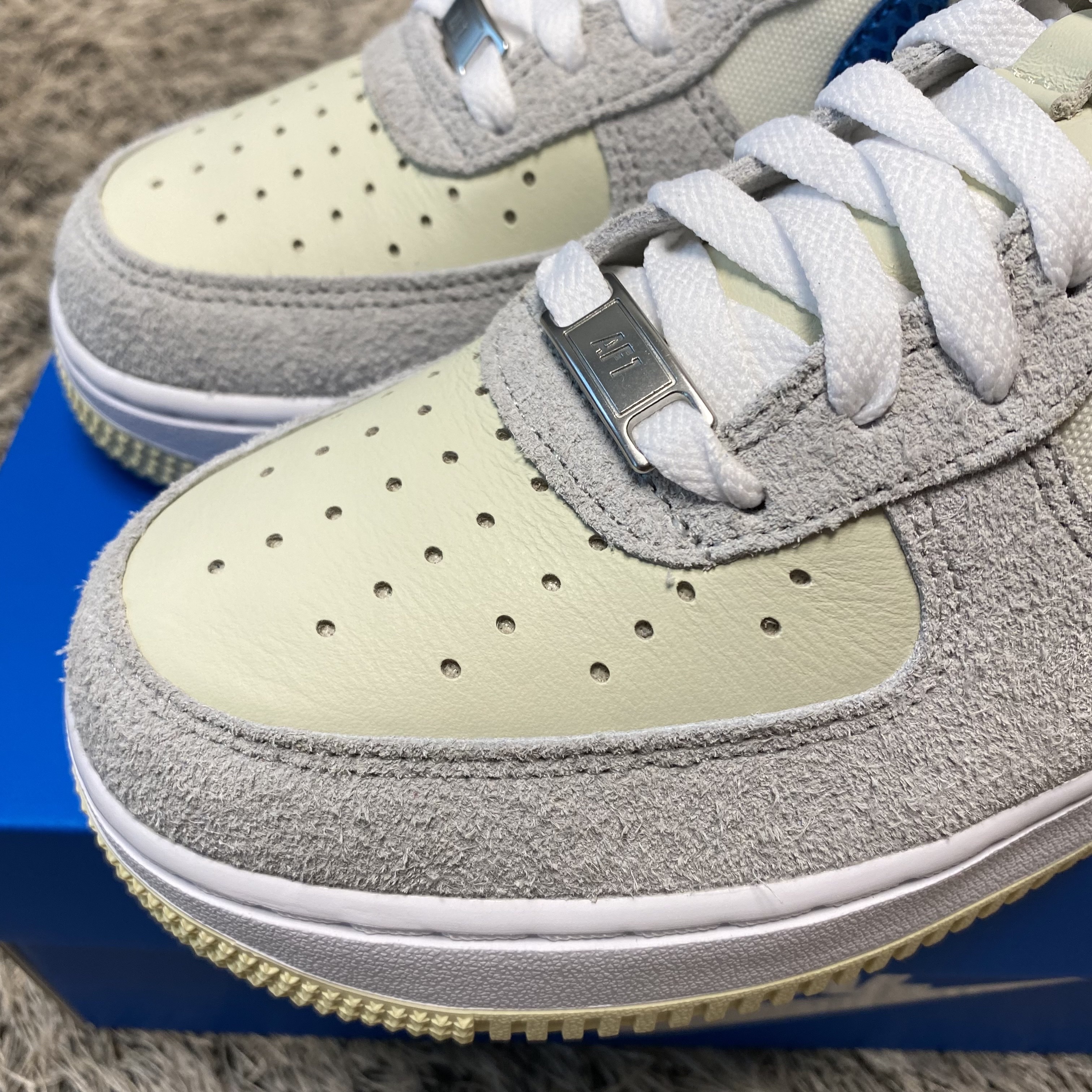 Nike x Undefeated Air Force 1 Low SP 5 On It 착용 스타일 - 3