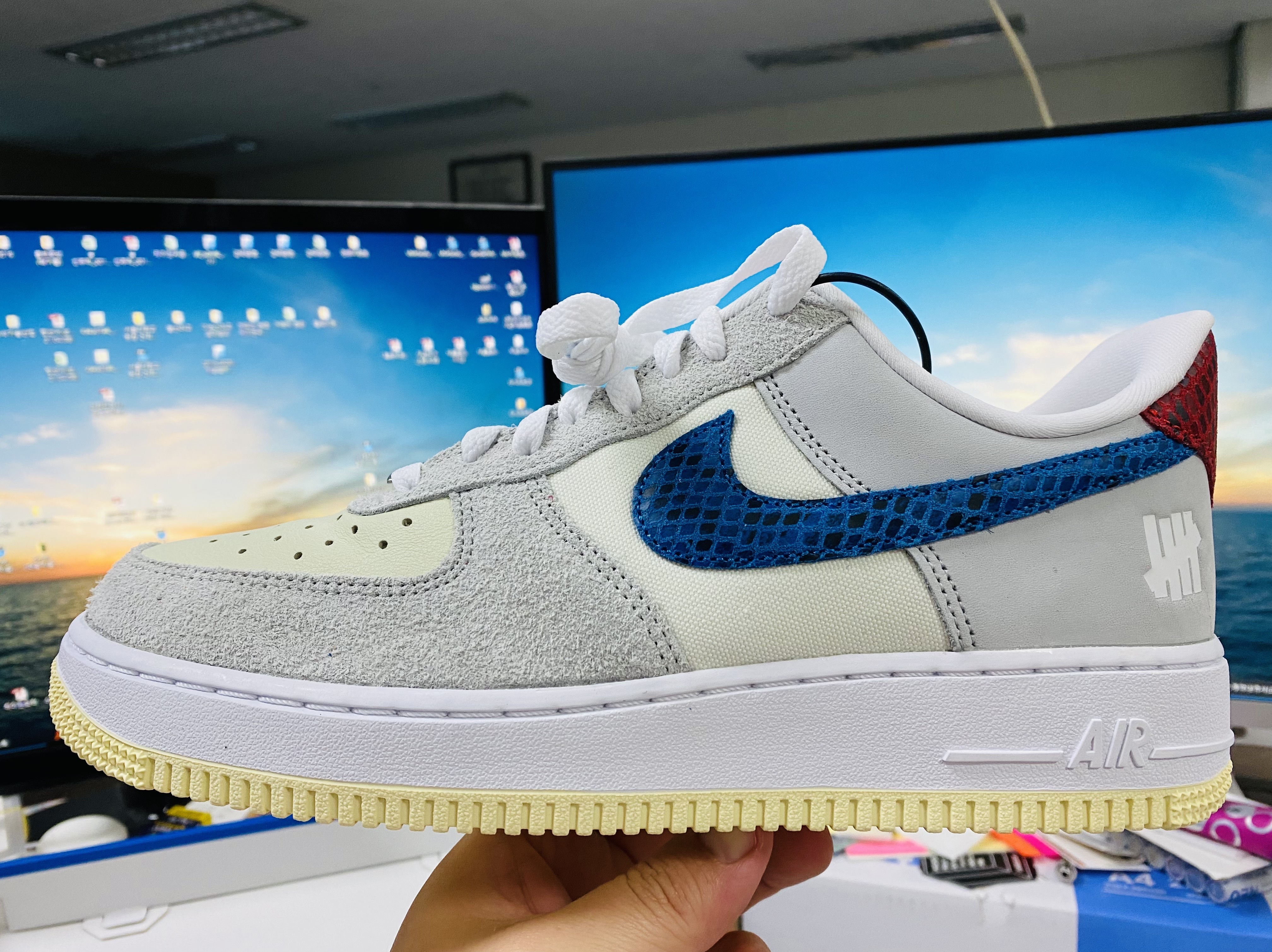 Nike x Undefeated Air Force 1 Low SP 5 On It 착용 스타일