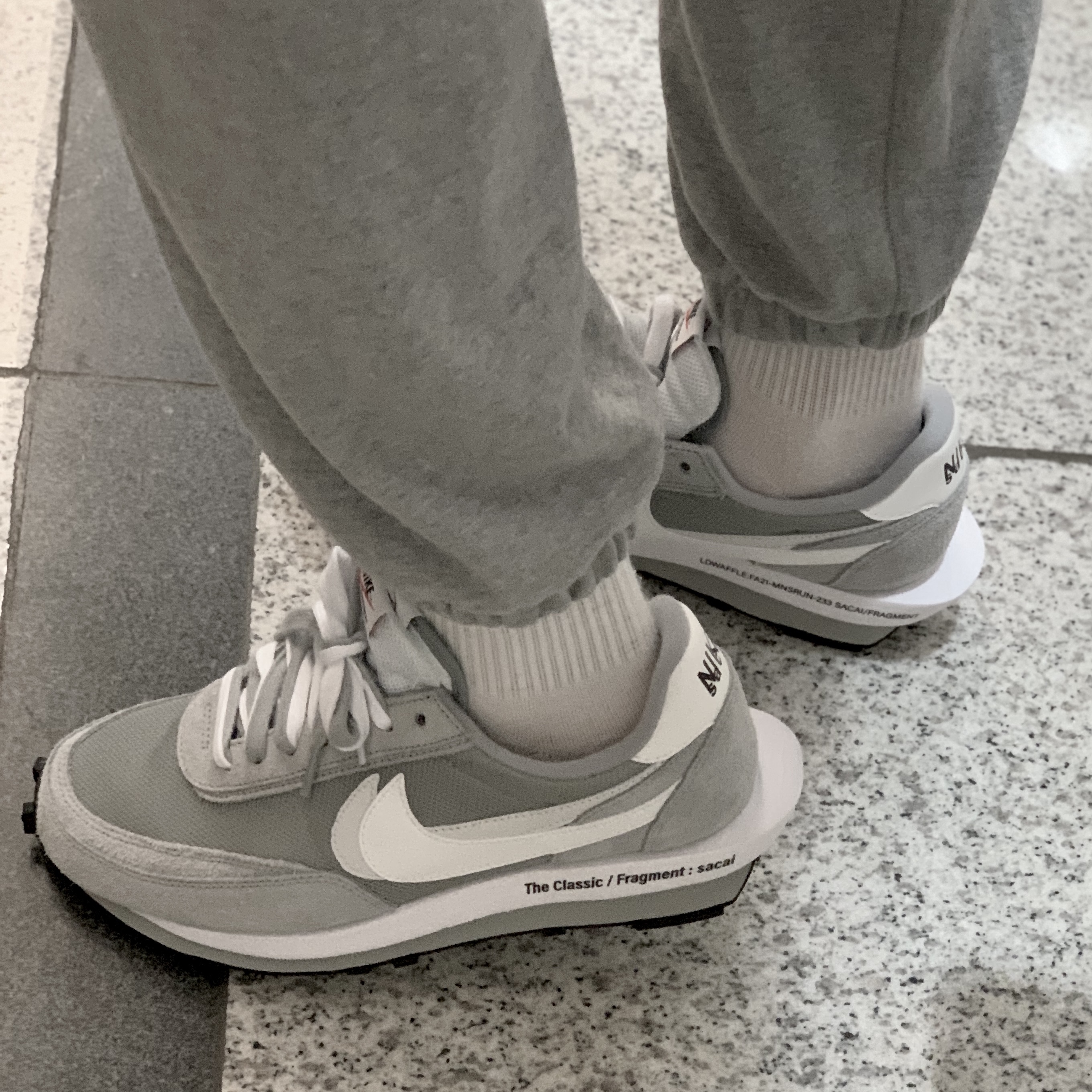 Nike x Sacai x Fragment LDWaffle Light Smoke Grey, Camper x Ader Error Proto-240-S Cinder German Shoes 착용 스타일 - 1