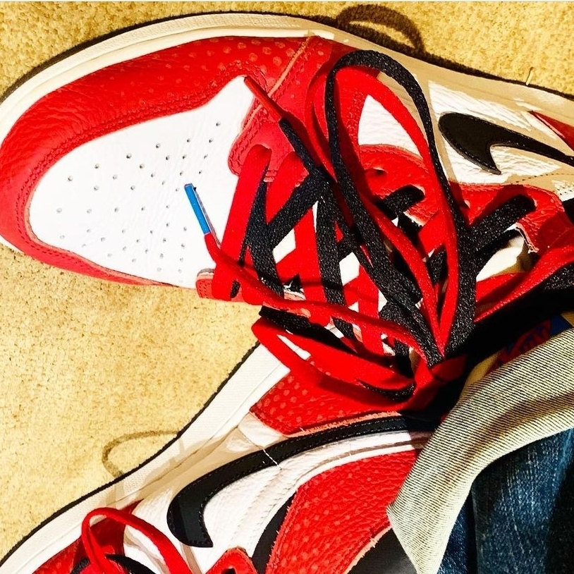 Jordan 1 Retro High Spider-Man Origin Story 착용 스타일 - 3