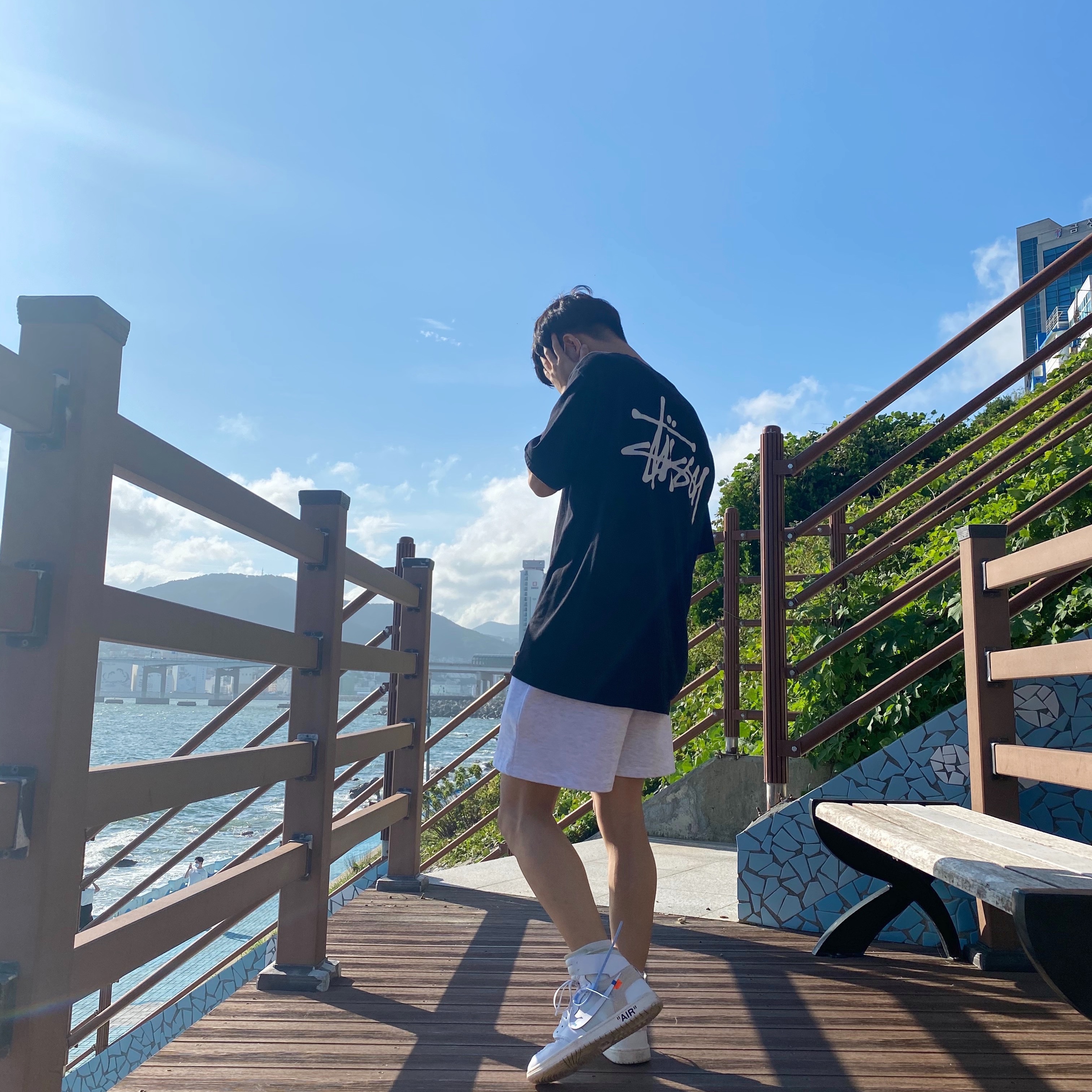 Jordan 1 x Off-White Retro High White, Stussy Basic Stussy T-Shirt Black 2021 착용 스타일