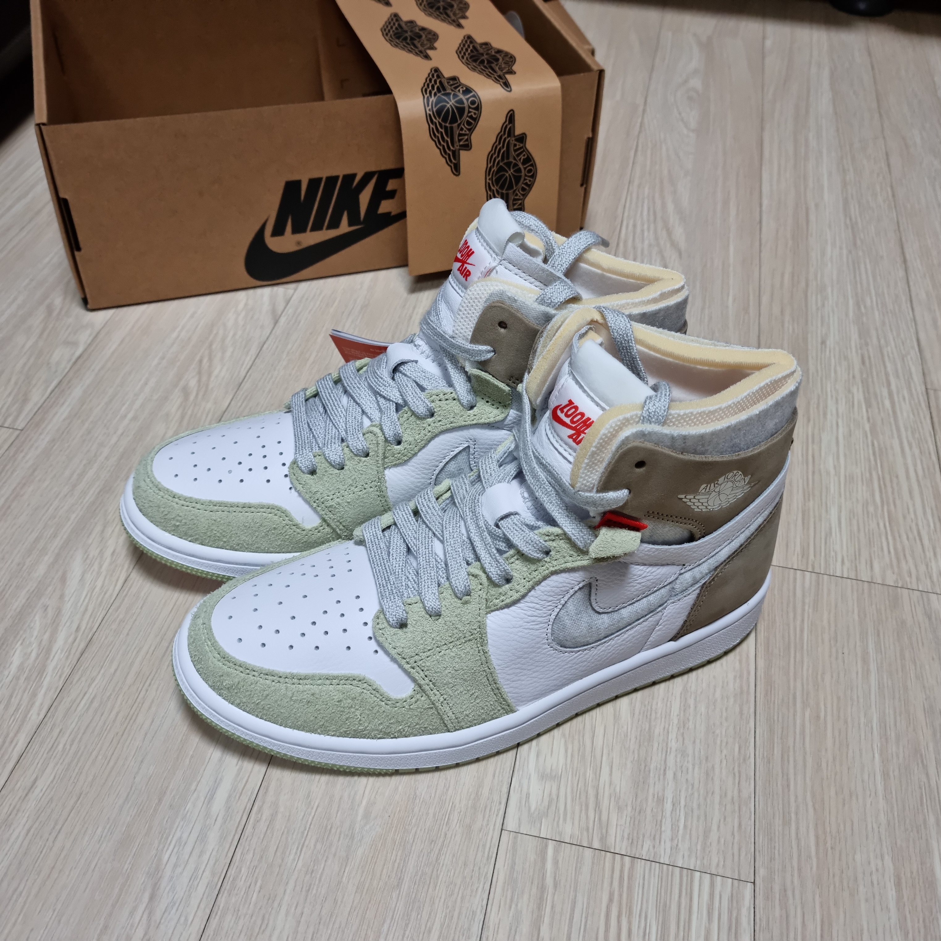 (W) Jordan 1 Zoom Air CMFT Olive Aura 착용 스타일 - 1