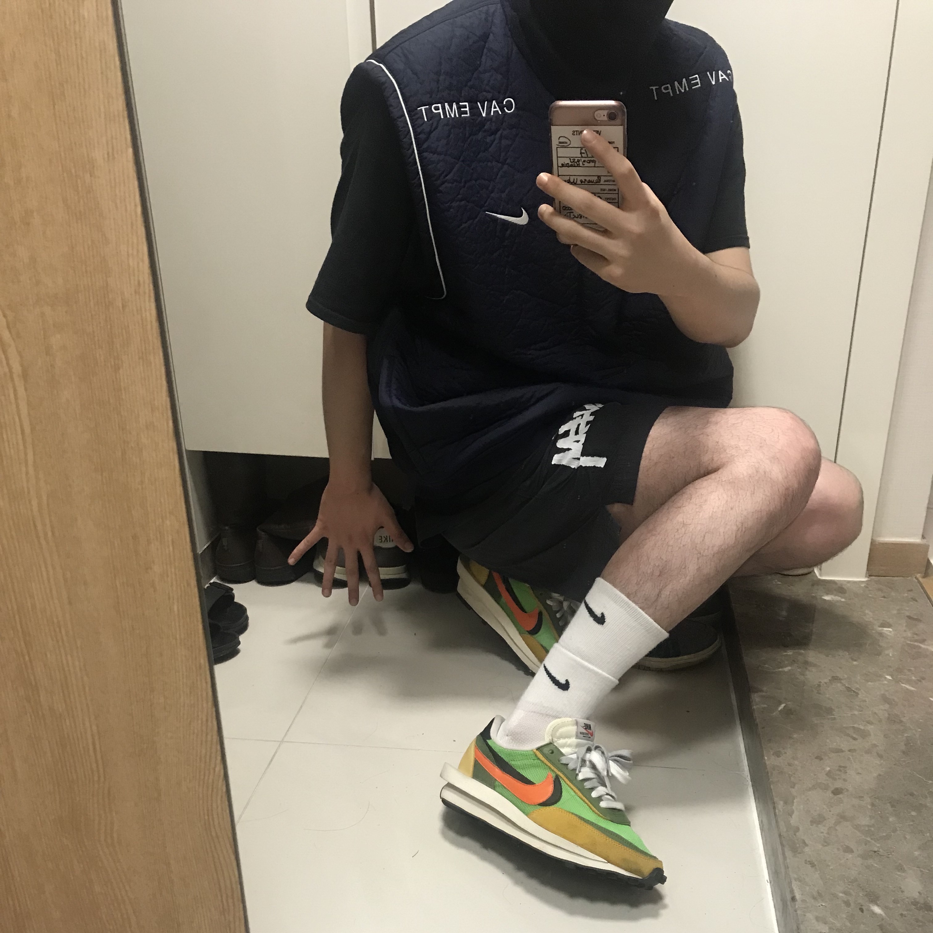 Nike x Sacai LDWaffle Green Multi, Nike x Cav Empt Vest Navy 착용 스타일