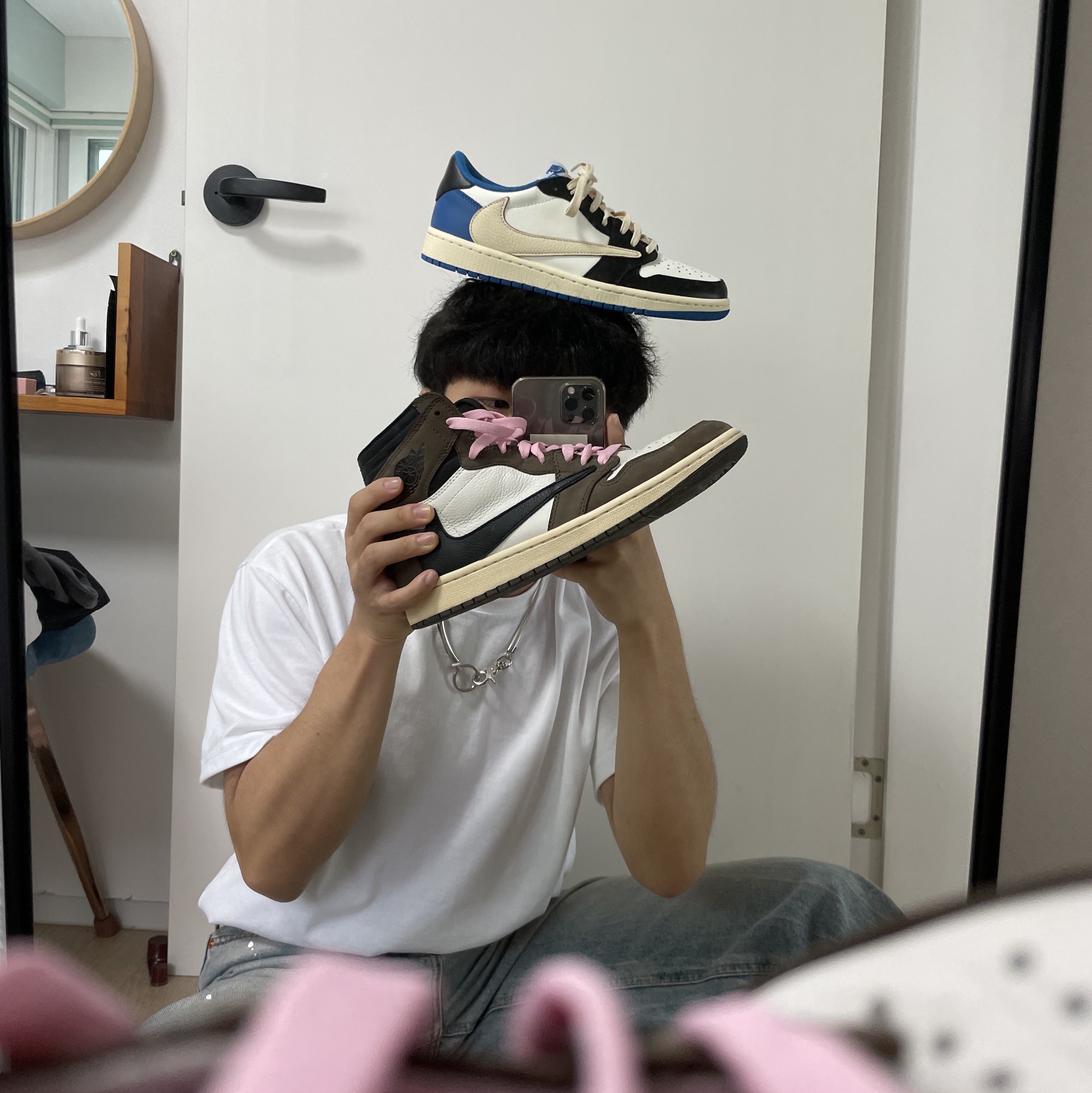 Jordan 1 x Travis Scott x Fragment Retro Low OG SP Military Blue, Jordan 1 x Travis Scott Retro High OG SP Mocha 착용 스타일