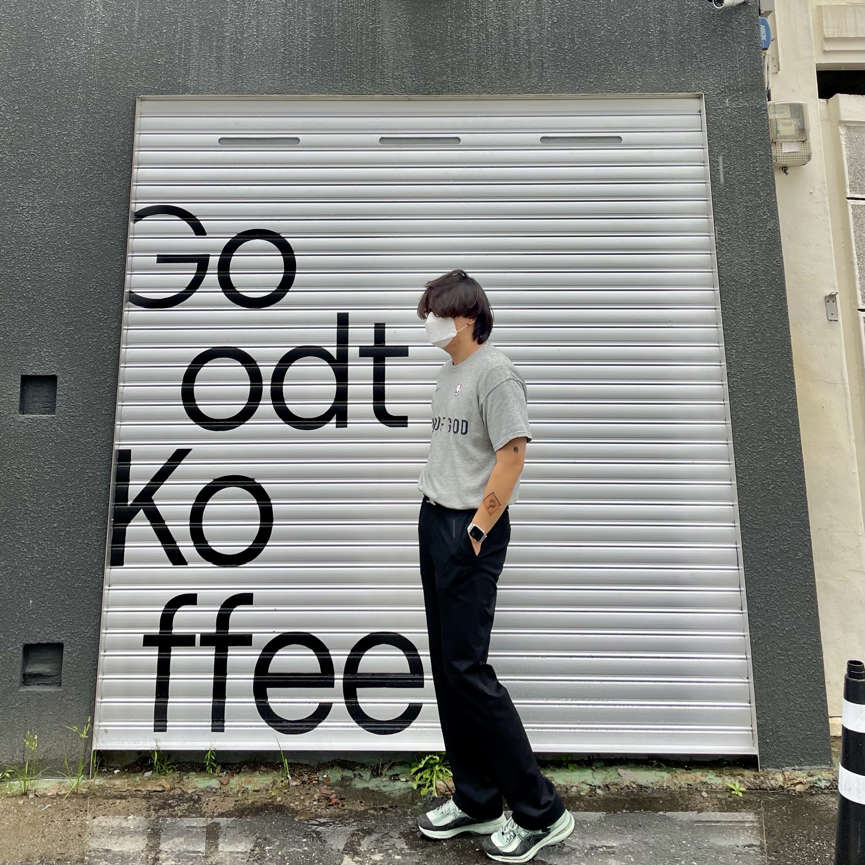 Asics x Kiko Kostadinov Gel-Burz 2 Slate Grey, Nike x Fear of God Warm Up T-Shirt Dark Grey Heather 착용 스타일