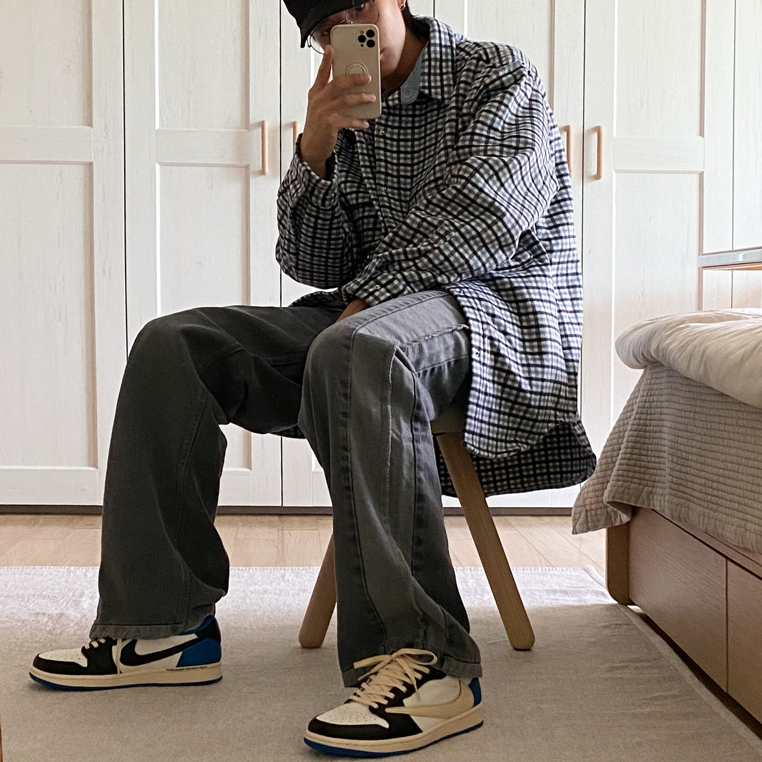 Jordan 1 x Travis Scott x Fragment Retro Low OG SP Military Blue 착용 스타일