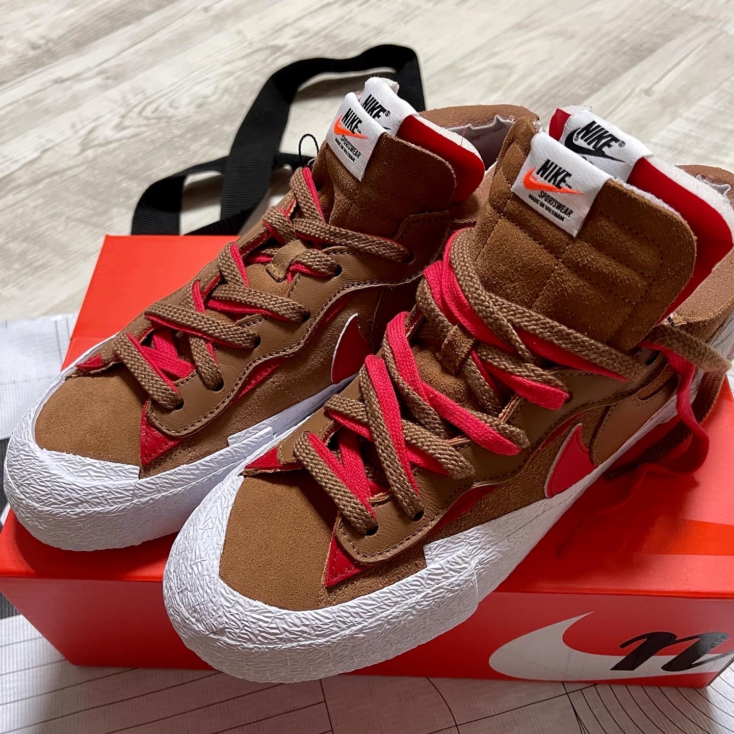 Nike x Sacai Blazer Low Iron Grey, Nike x Sacai Blazer Low British Tan 착용 스타일 - 2