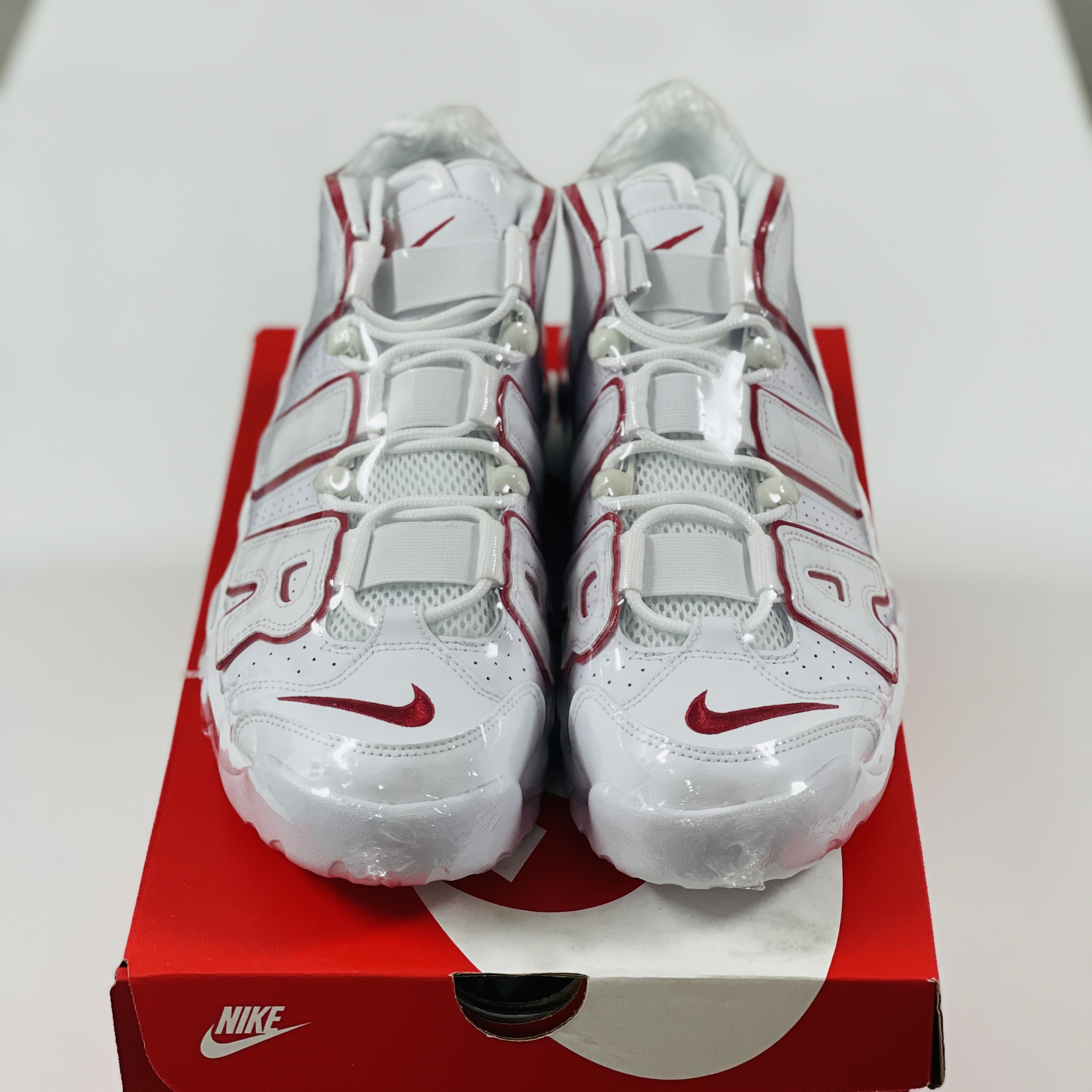 Nike Air More Uptempo White Varsity Red 2021 착용 스타일 - 3