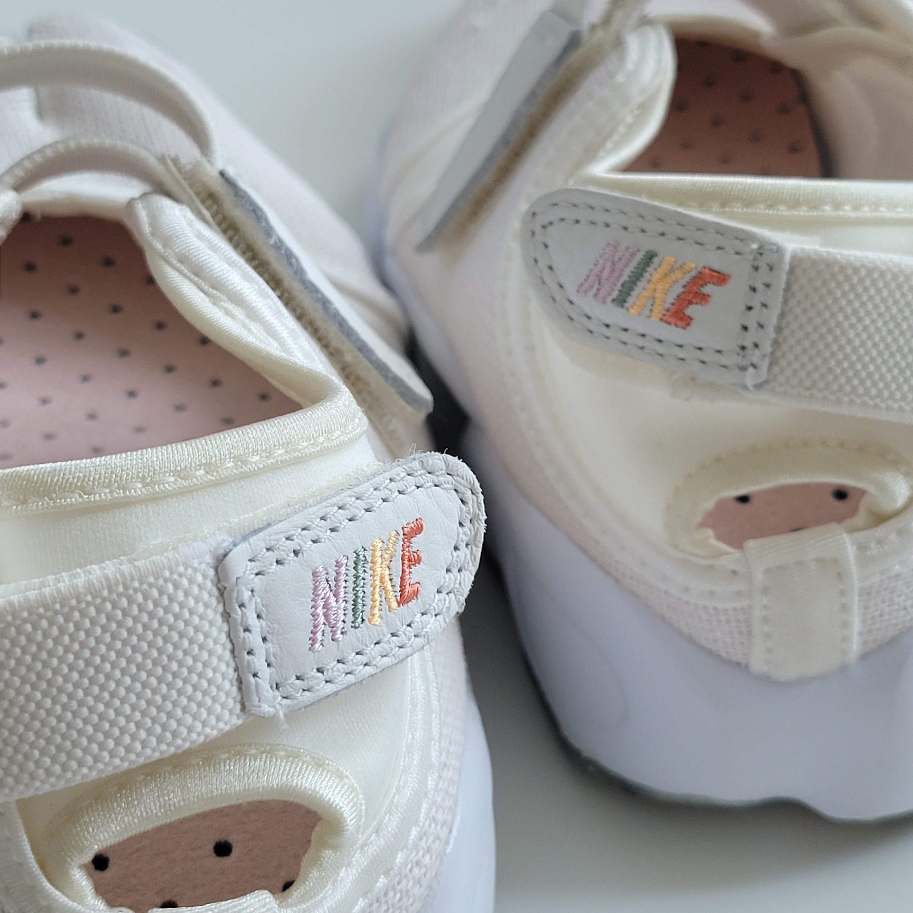 (W) Nike Air Rift Summit White 착용 스타일 - 3