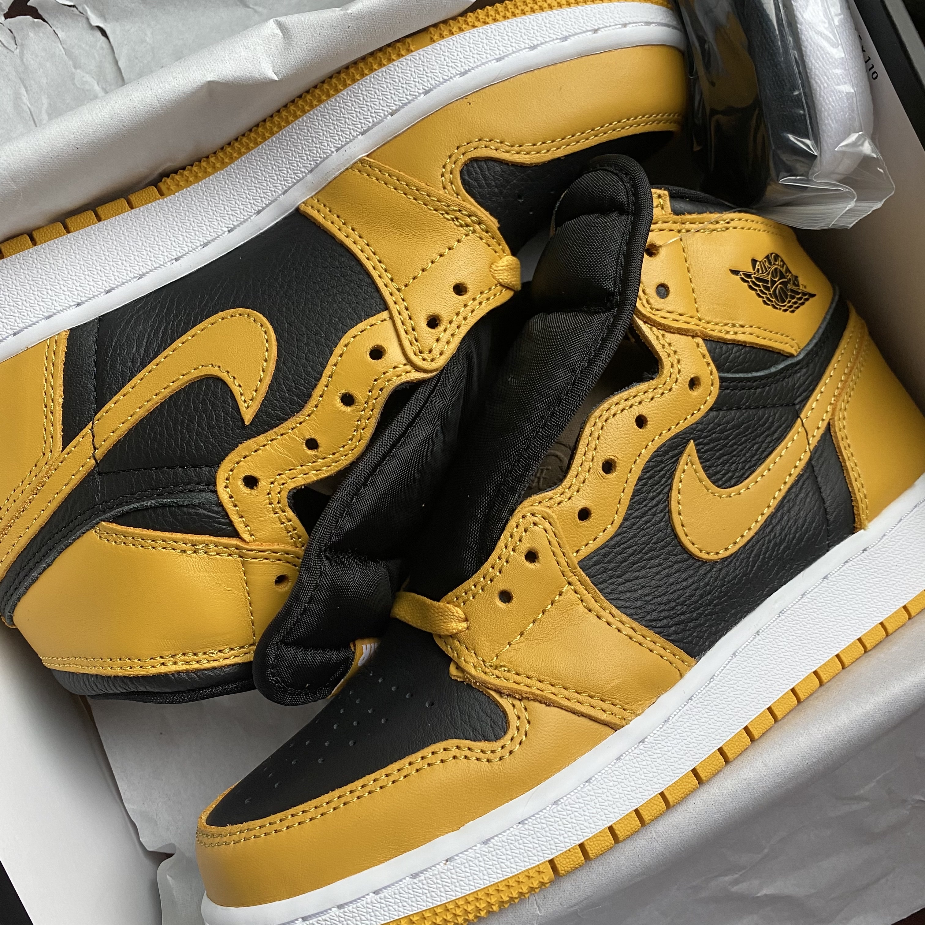 (GS) Jordan 1 Retro High OG Pollen 착용 스타일
