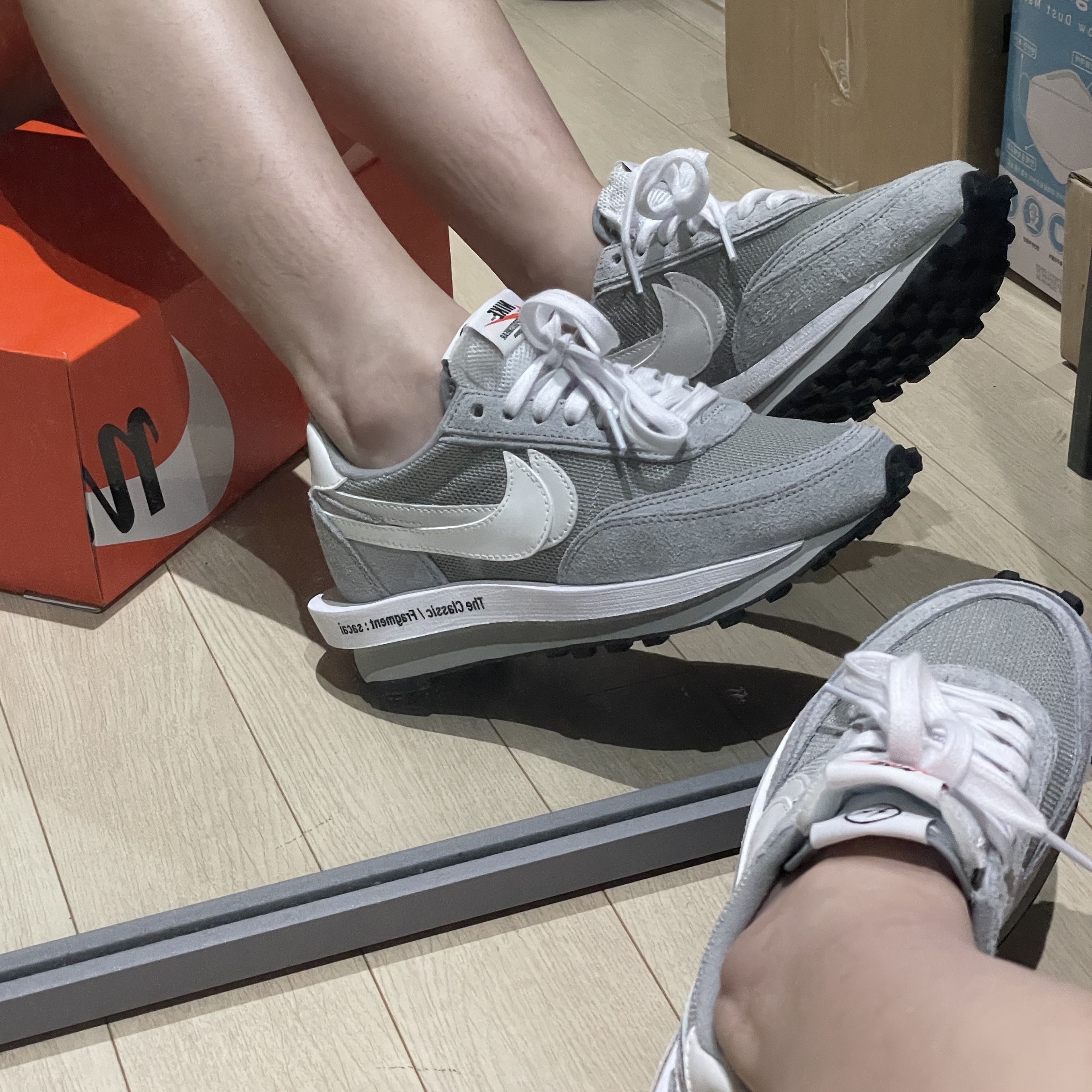 Nike x Sacai x Fragment LDWaffle Light Smoke Grey 착용 스타일