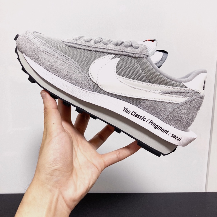Nike x Sacai x Fragment LDWaffle Light Smoke Grey 착용 스타일 - 1
