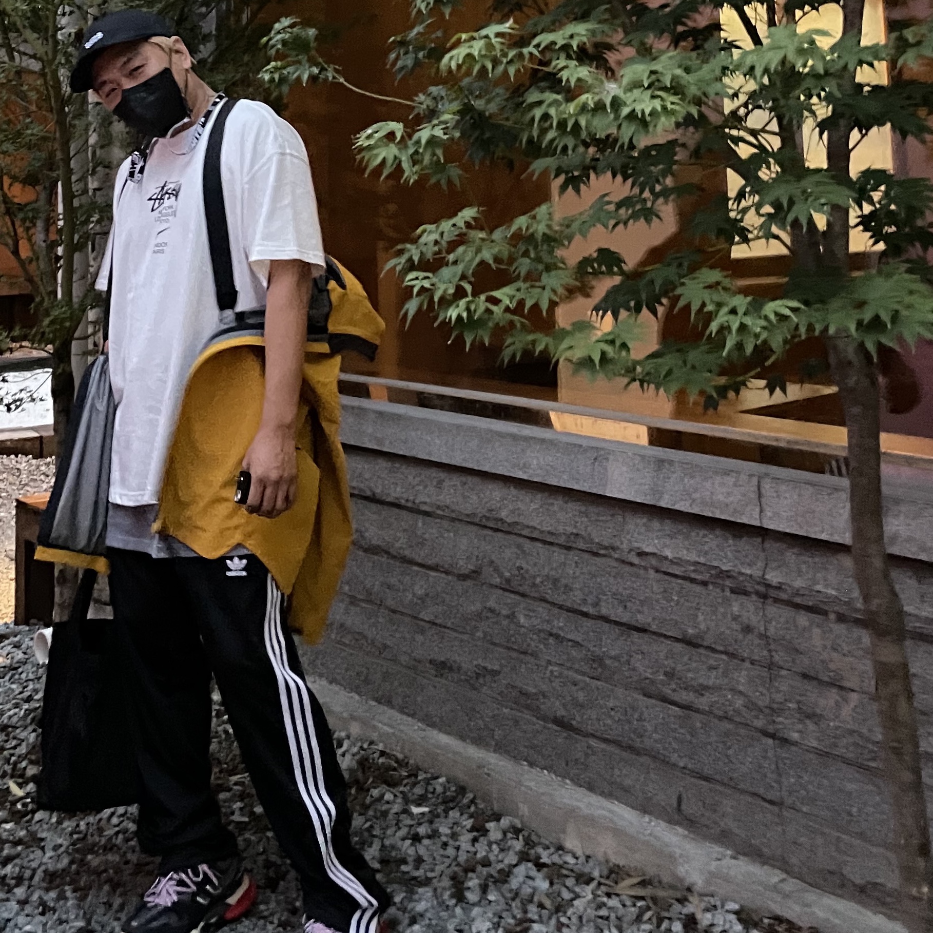 Off-White x Amore Pacific Protection Box (Without Cosmetics), Nike x Stussy WT T-Shirt White - US/EU 착용 스타일