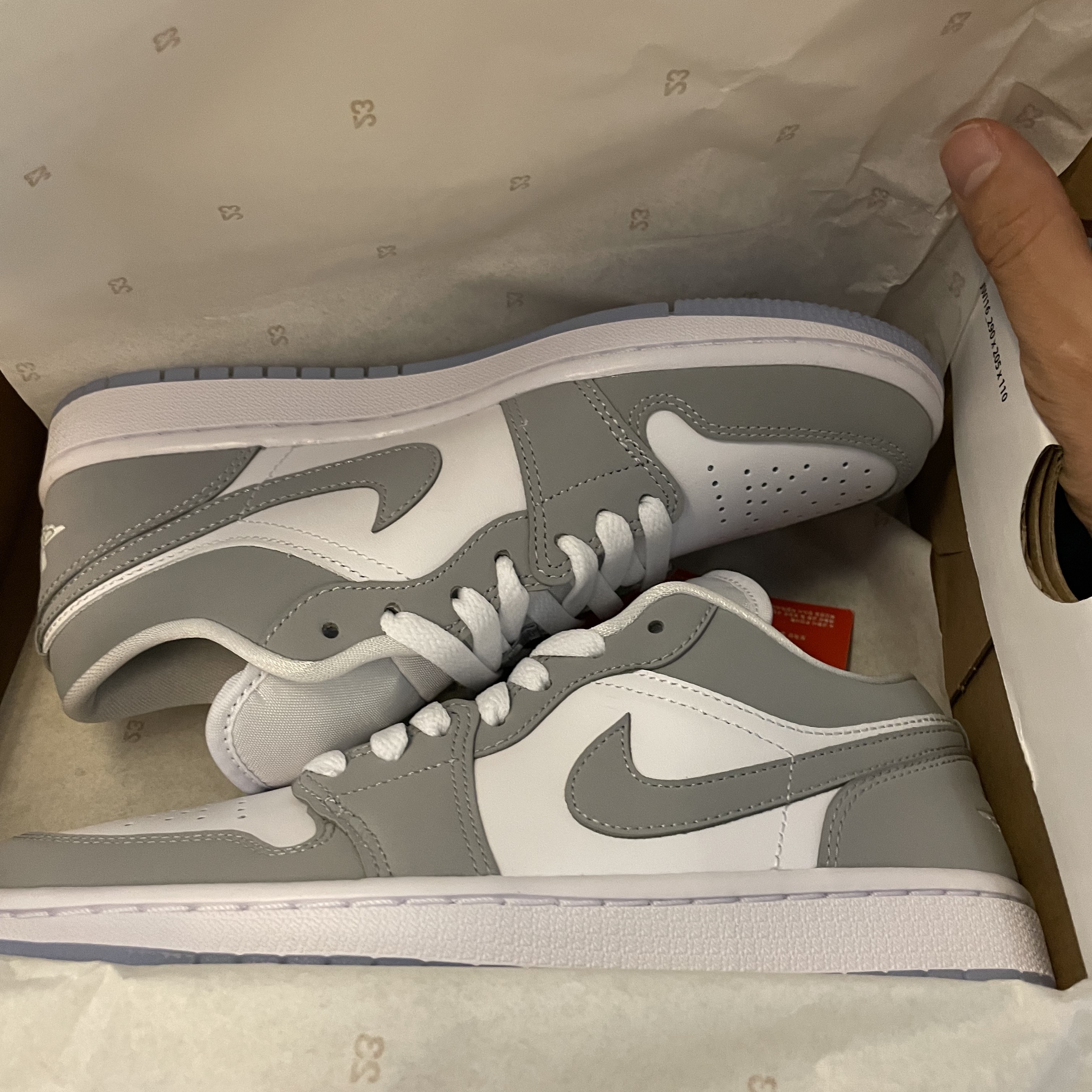 (W) Jordan 1 Low White Wolf Grey 착용 스타일 - 3