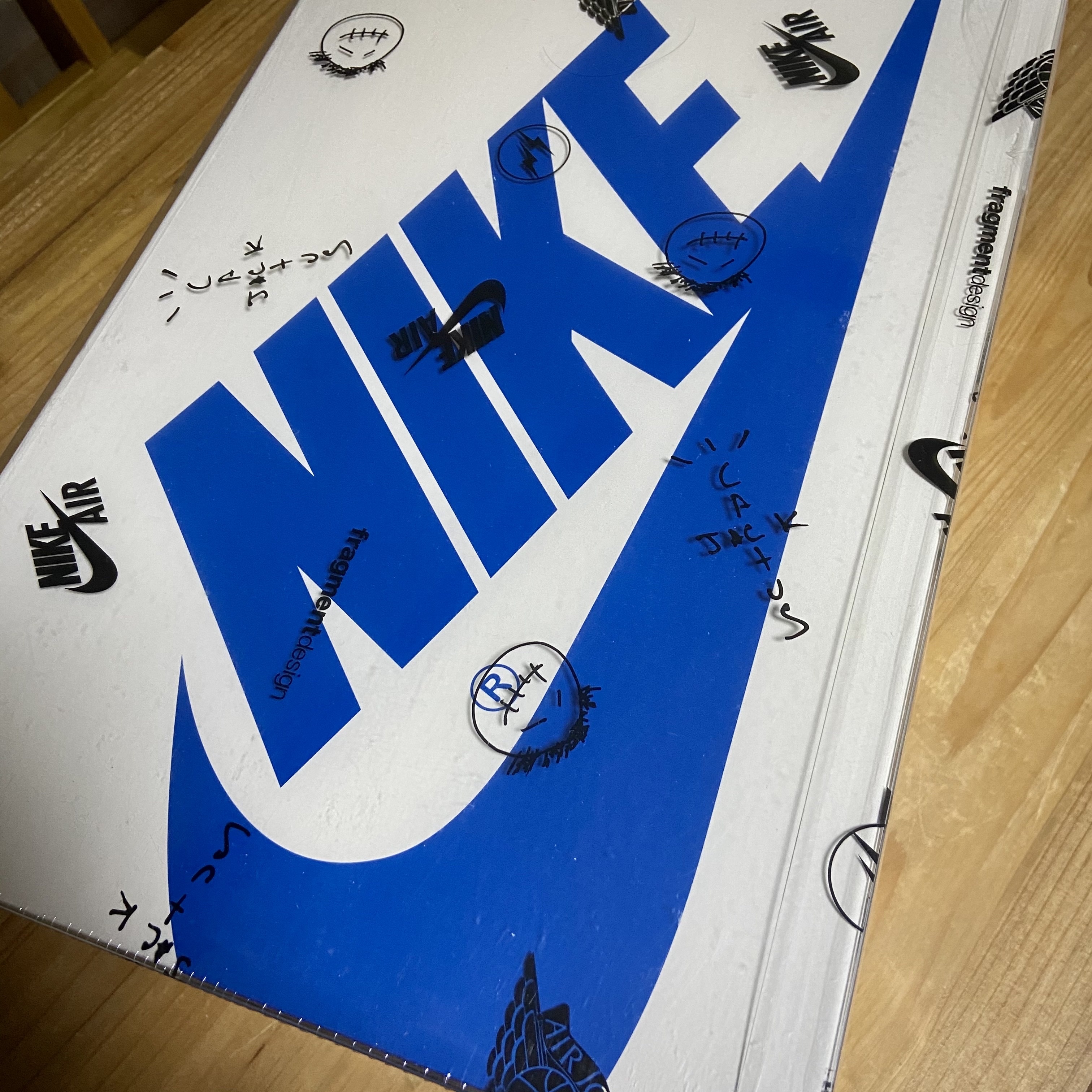 Jordan 1 x Travis Scott x Fragment Retro Low OG SP Military Blue, IAB Studio Pigment T-Shirt Cyan 착용 스타일 - 3