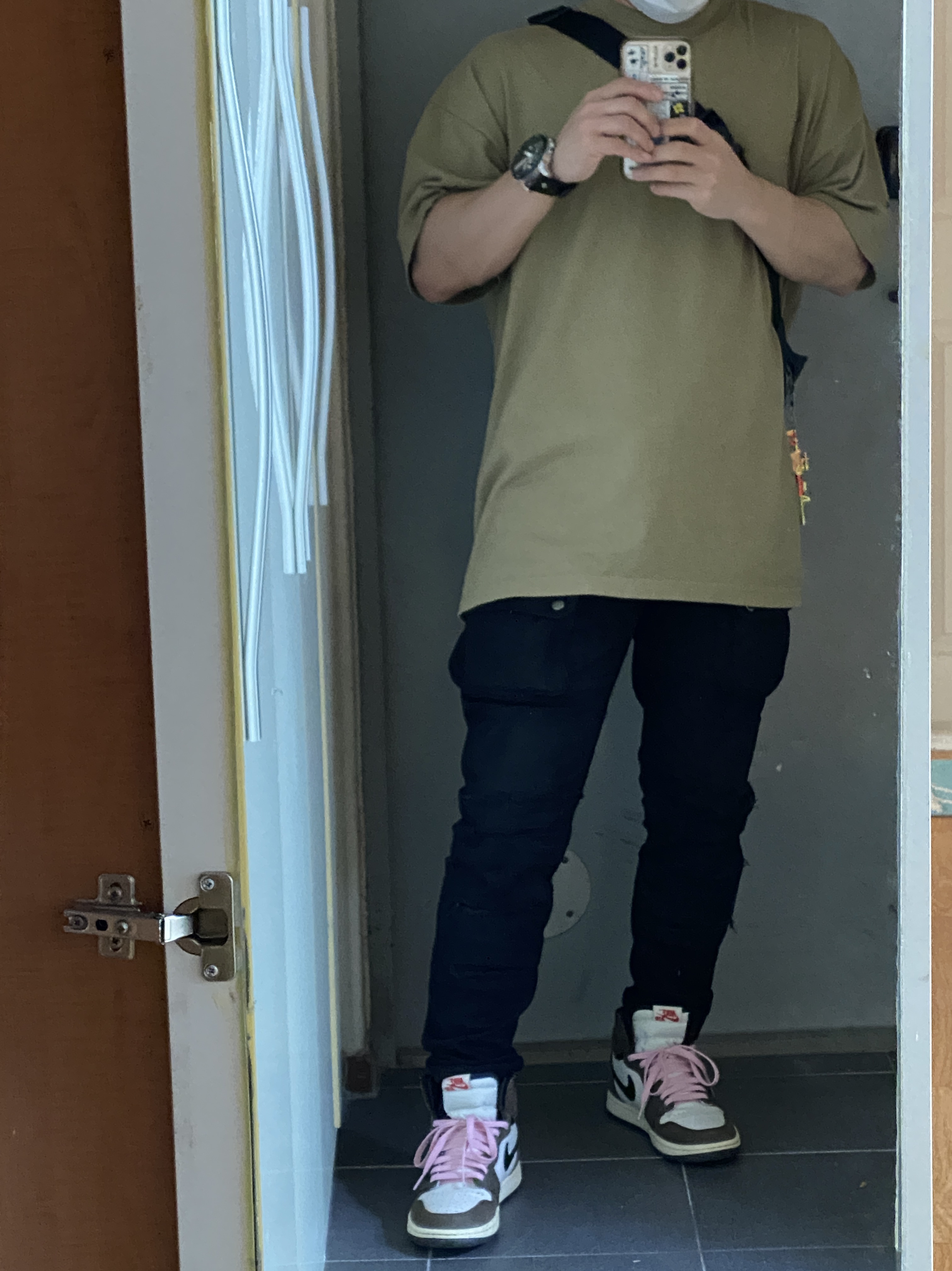 Jordan 1 x Travis Scott Retro High OG SP Mocha 착용 스타일