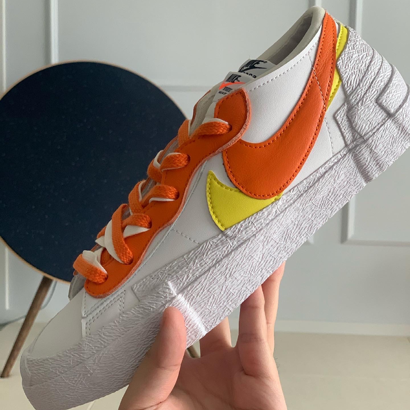 Nike x Sacai Blazer Low Magma Orange 착용 스타일 - 2