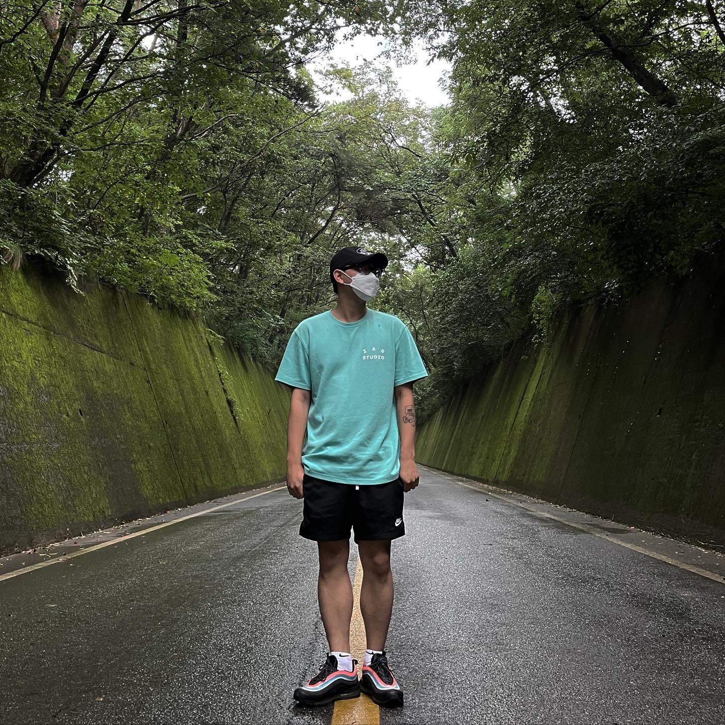 Nike Air Max 97 Neon Seoul, IAB Studio T-Shirt Aqua Green 착용 스타일