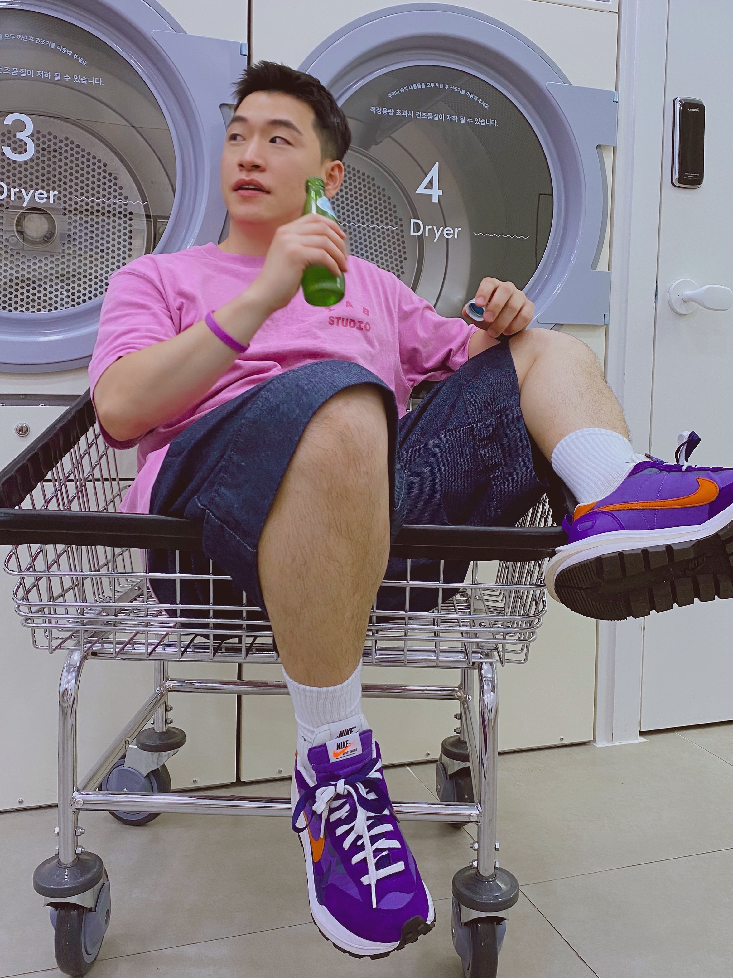 Nike x Sacai VaporWaffle Dark Iris, IAB Studio Pigment T-Shirt Magenta 착용 스타일
