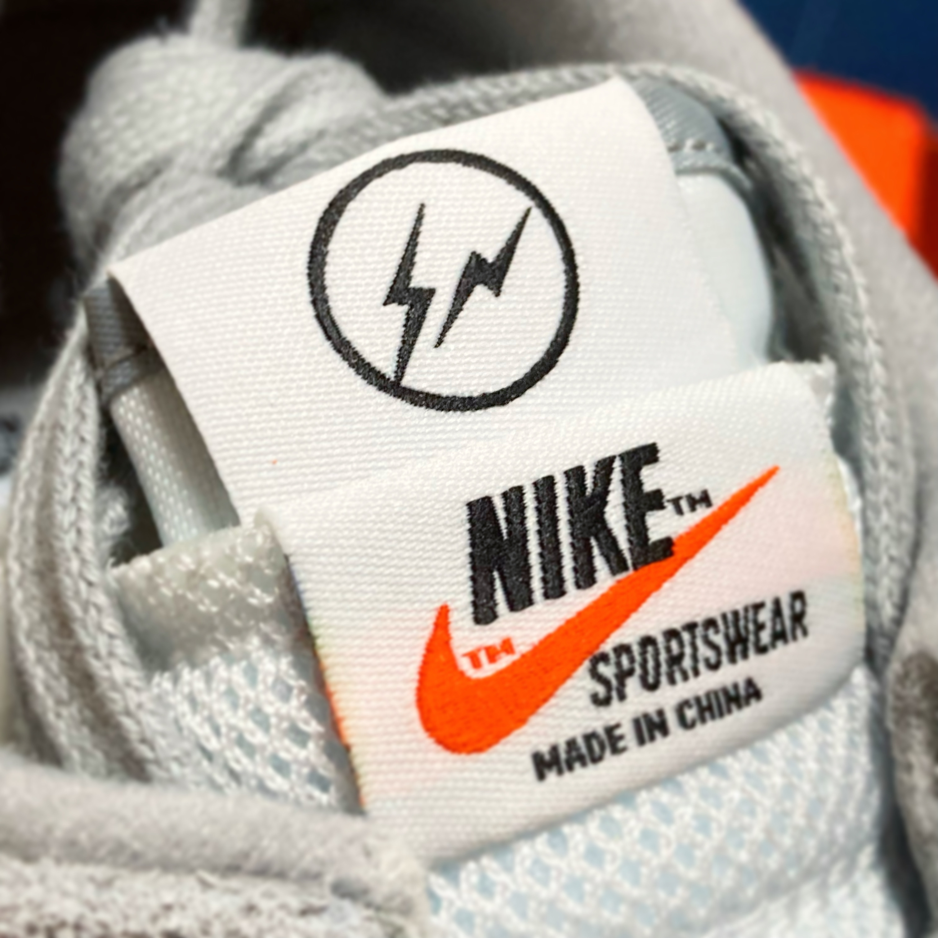 Nike x Sacai x Fragment LDWaffle Light Smoke Grey 착용 스타일 - 2