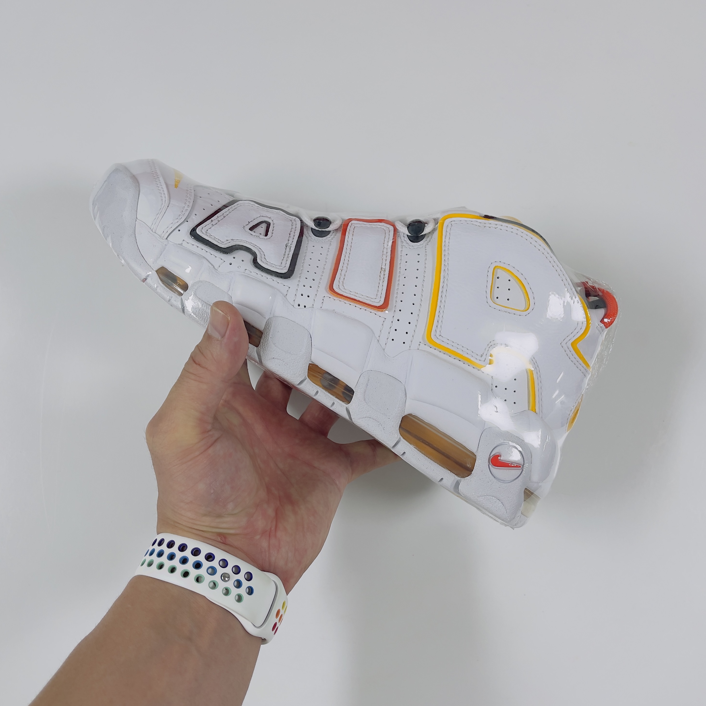 Nike Air More Uptempo Rayguns 착용 스타일 - 1