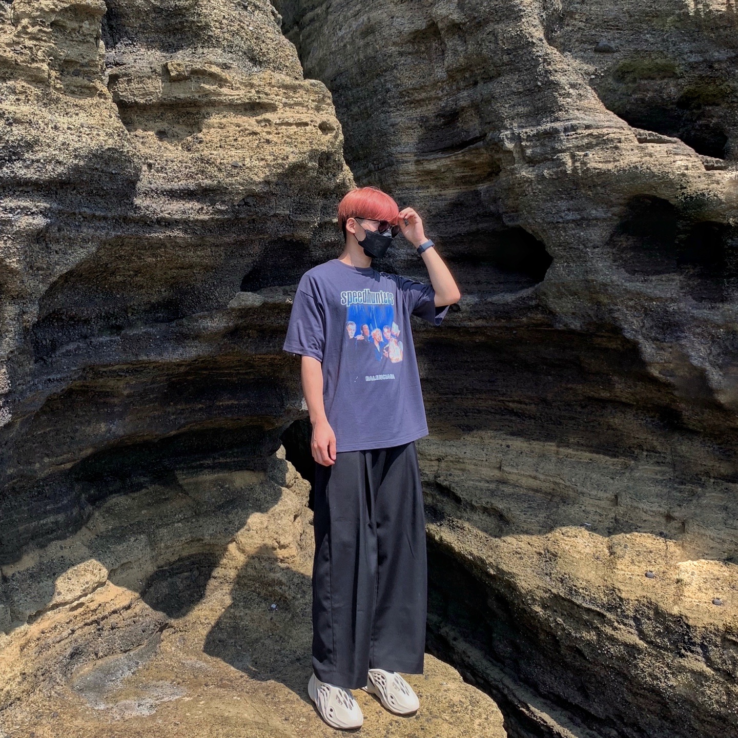 Adidas Yeezy Foam RNNR Sand 착용 스타일