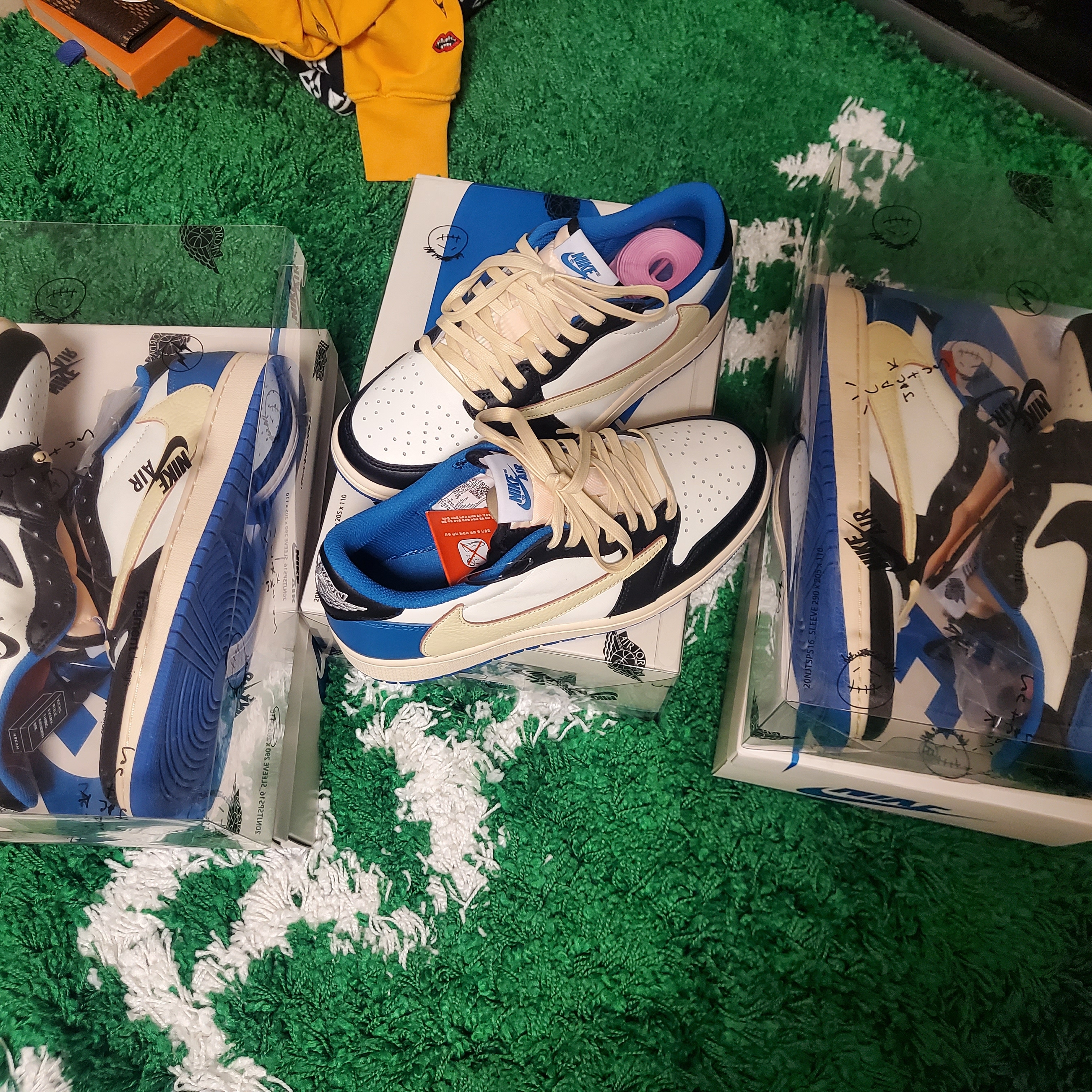 Jordan 1 x Travis Scott x Fragment Retro Low OG SP Military Blue 착용 스타일