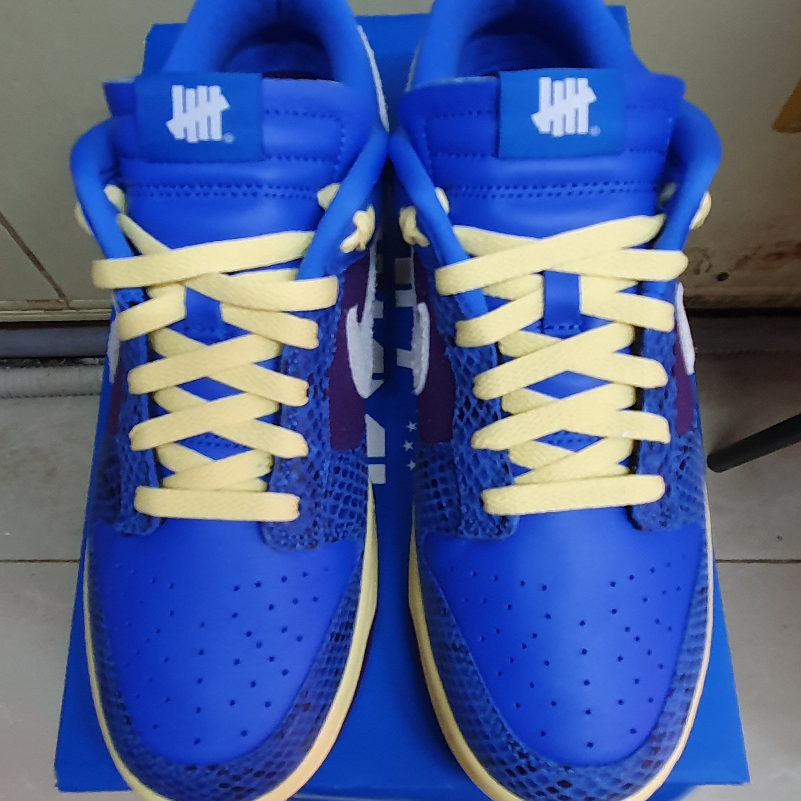 Nike x Undefeated Dunk Low SP 5 On It 착용 스타일 - 1