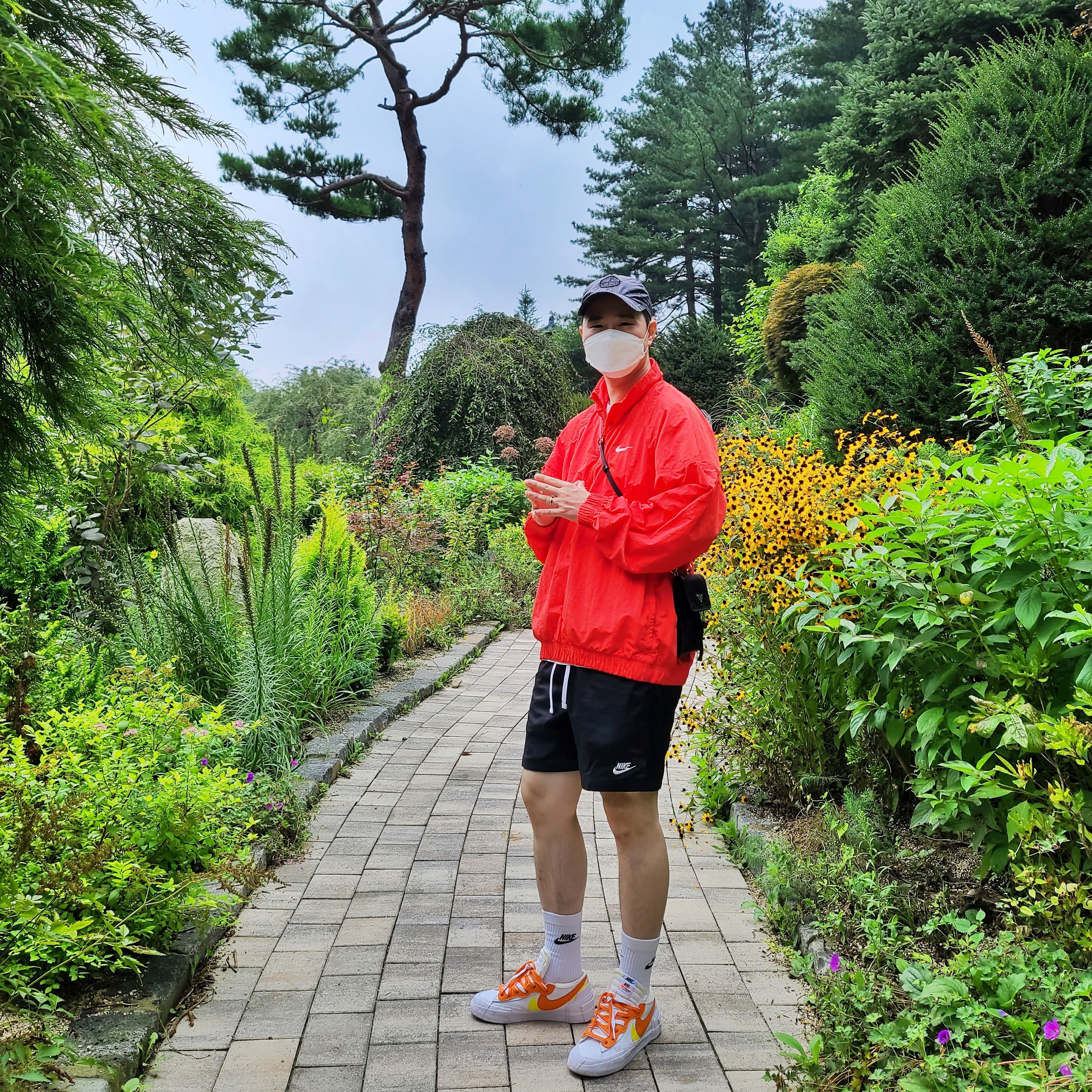 Stone Island 99598 Reflective Grid On Lamy Cap Pewter Grey - 21SS, Nike x Stussy Windrunner Jacket Habanero Red 착용 스타일