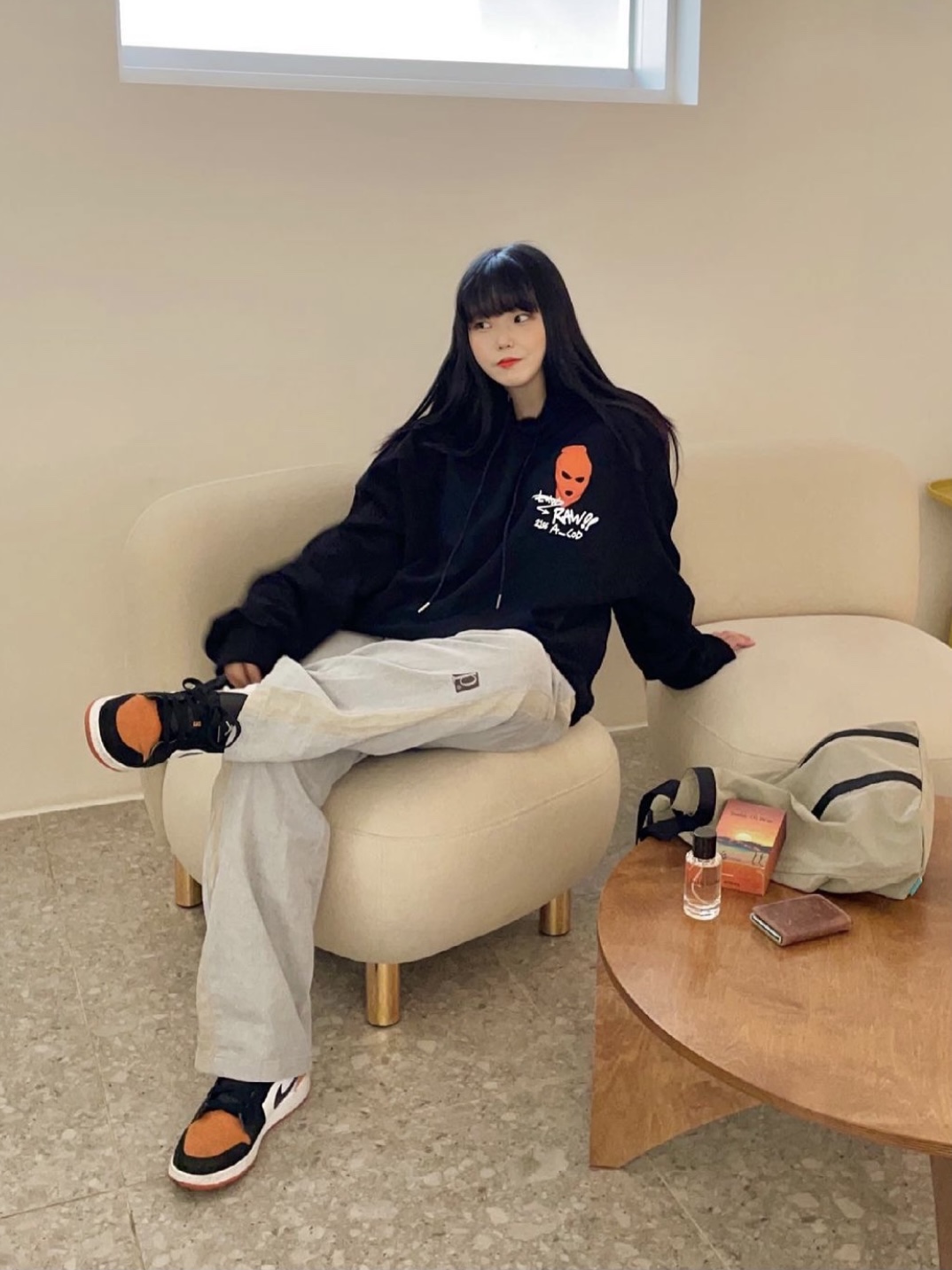 Jordan 1 Low Shattered Backboard, (GS) Jordan 1 Low Shattered Backboard 착용 스타일 - 1