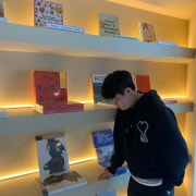 KREAM 프로필 이미지