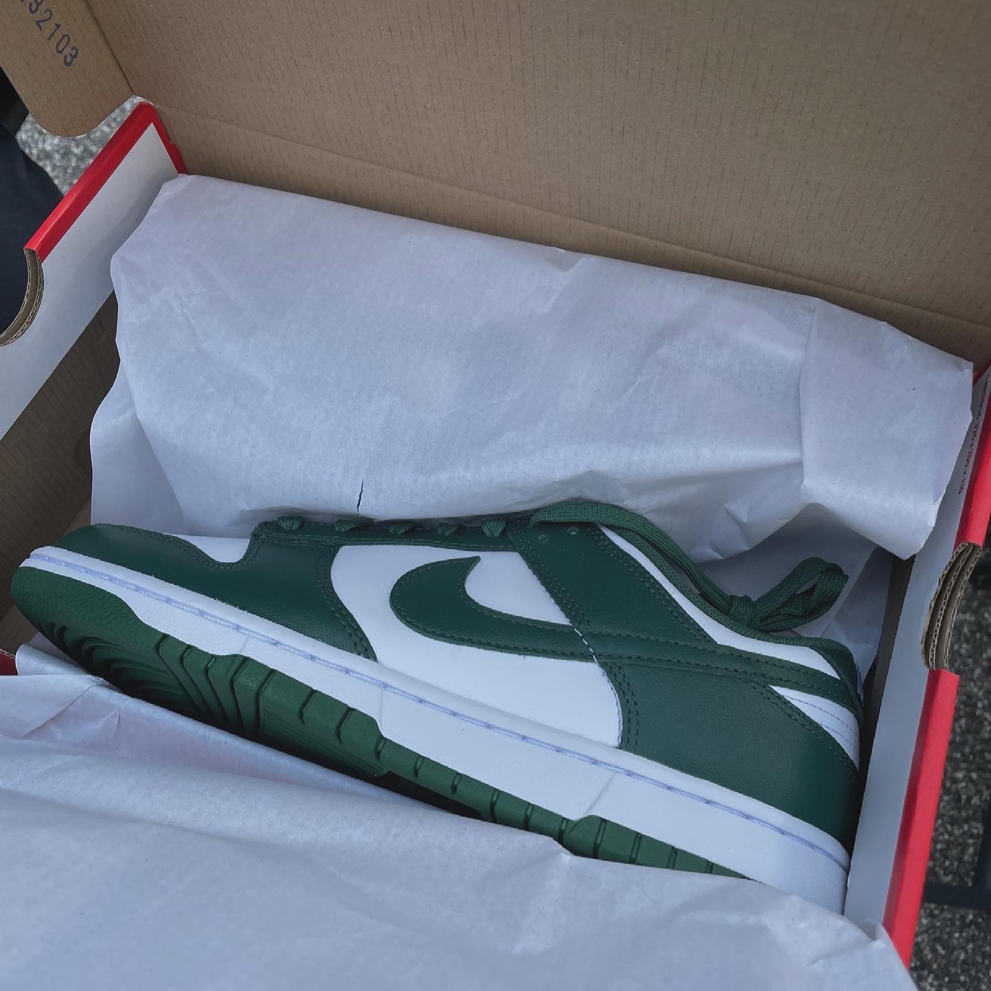 Nike Dunk Low Retro Varsity Green 착용 스타일