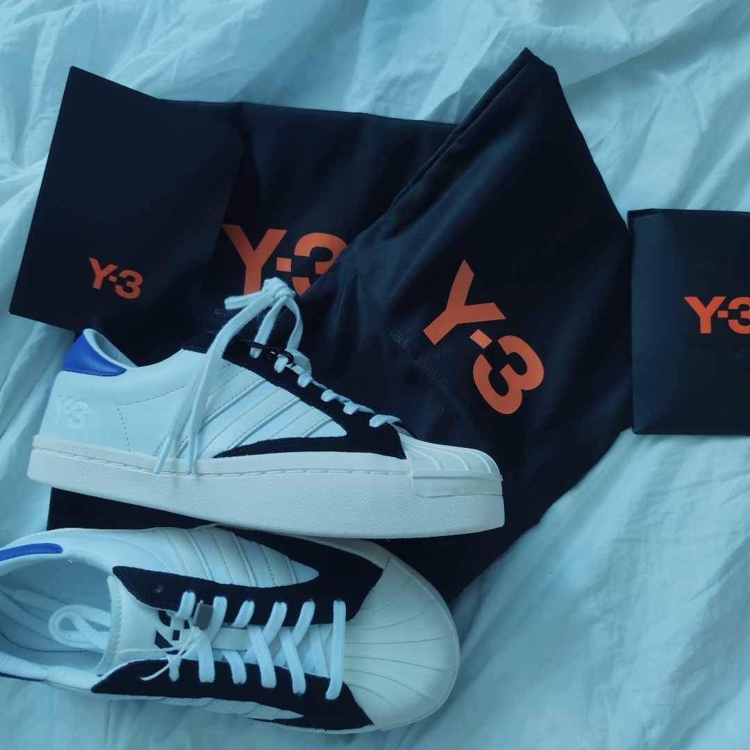 Y-3 Yohji Star Cloud White Bold Blue 착용 스타일 - 4