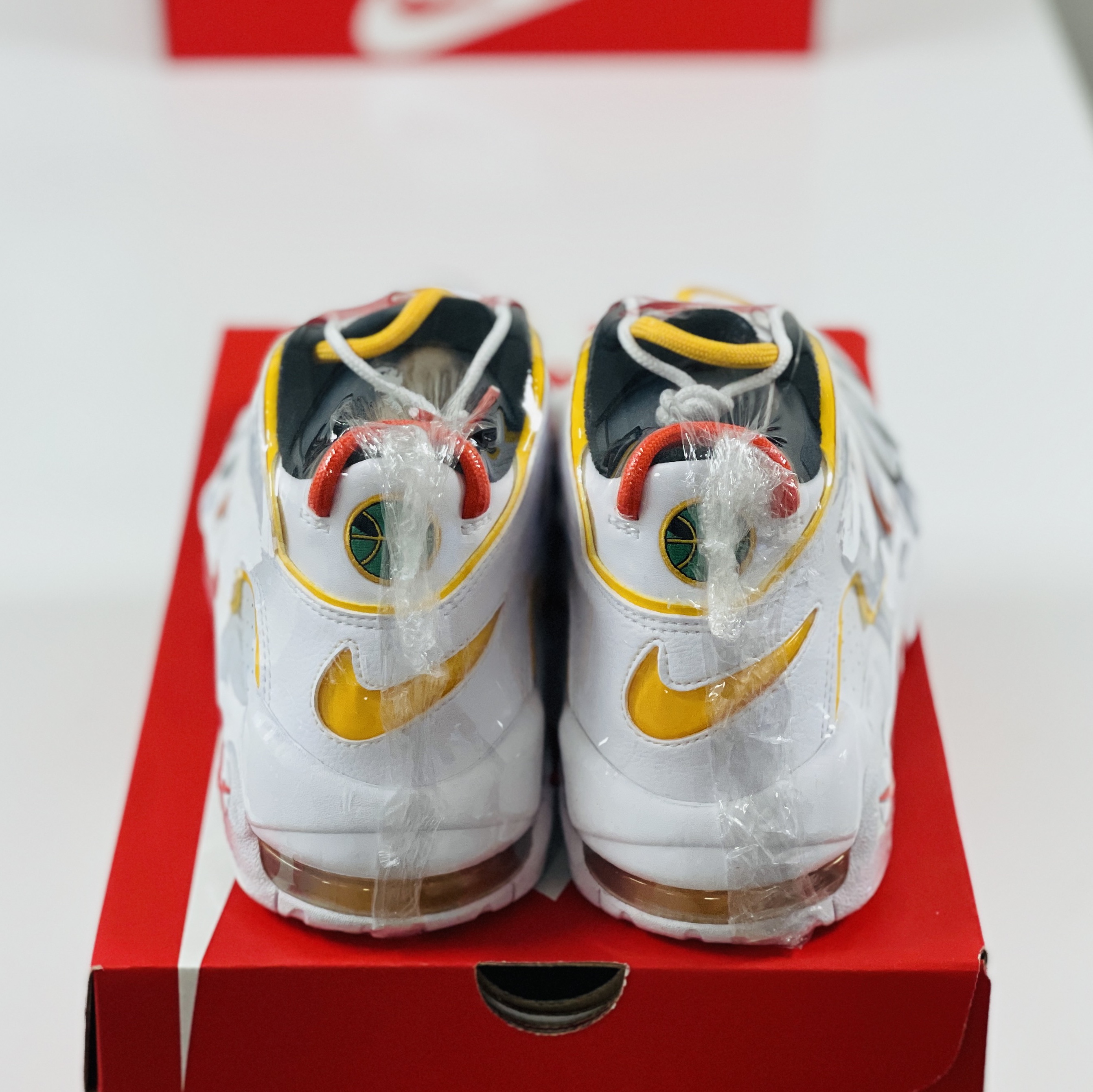 Nike Air More Uptempo Rayguns 착용 스타일 - 4
