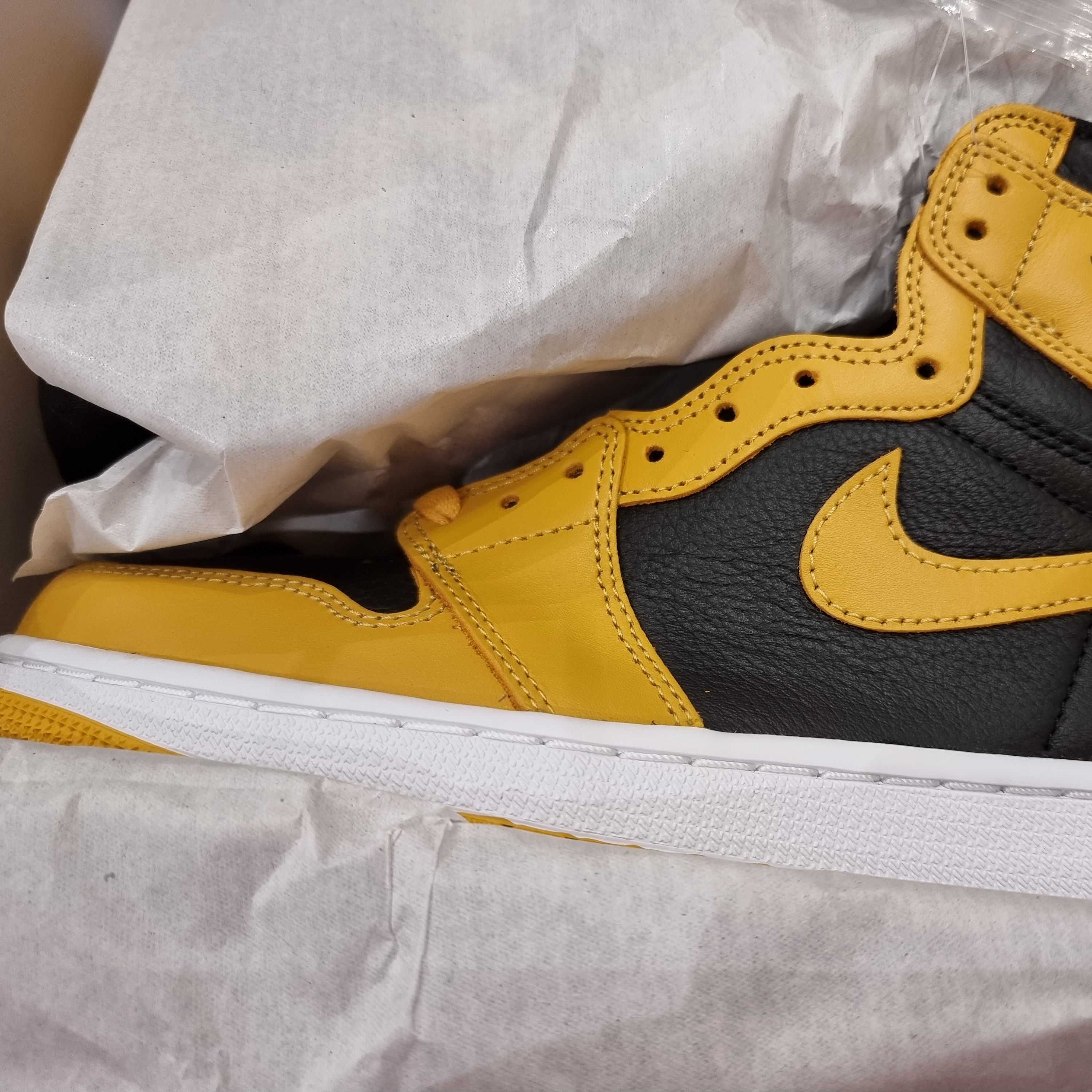 Jordan 1 Retro High OG Pollen, (GS) Jordan 1 Retro High OG Pollen 착용 스타일 - 2