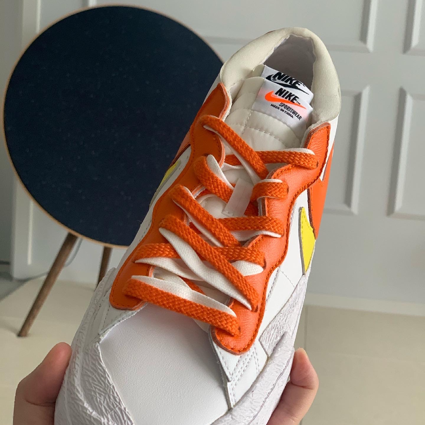 Nike x Sacai Blazer Low Magma Orange 착용 스타일 - 3