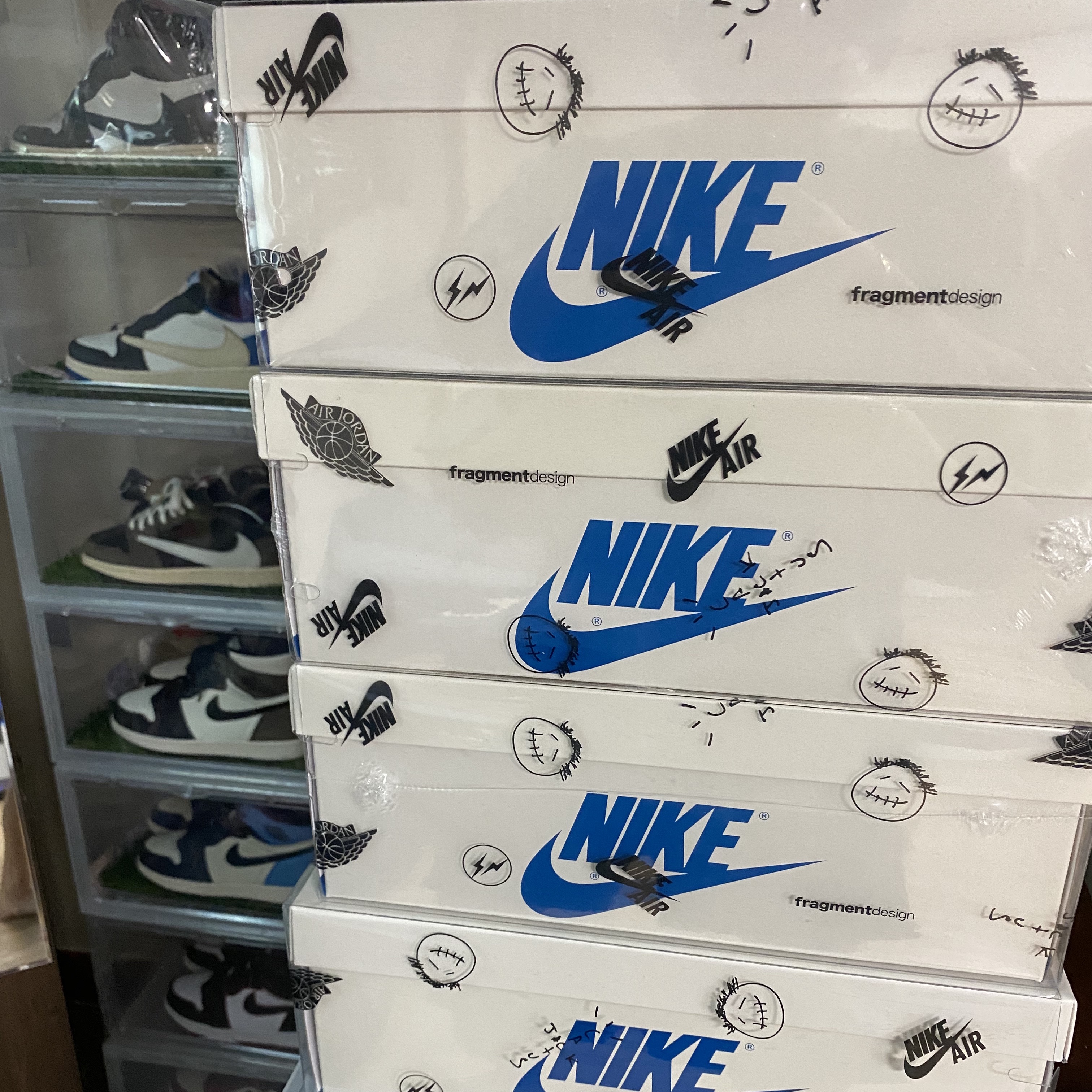 Jordan 1 x Travis Scott x Fragment Retro Low OG SP Military Blue 착용 스타일