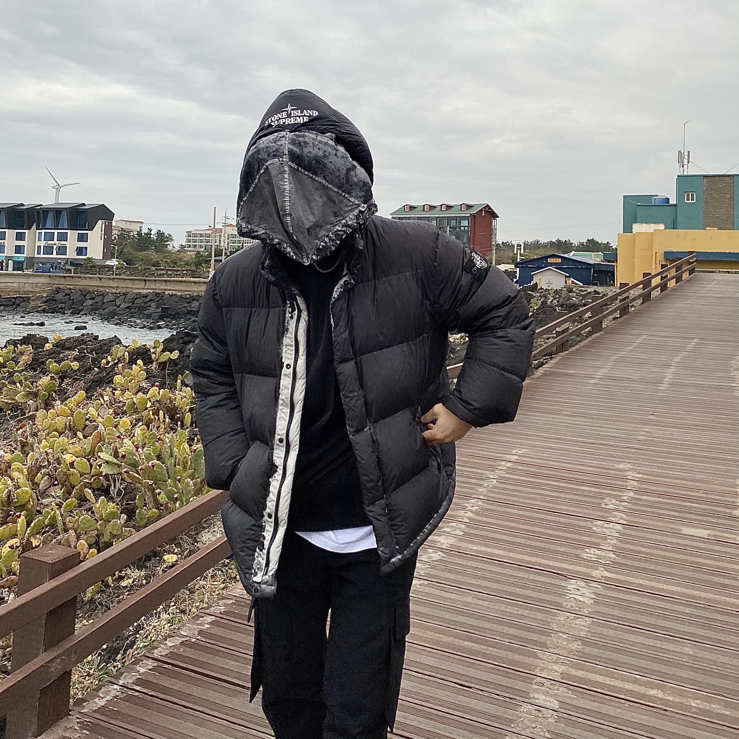 Supreme x Stone Island Painted Camo Crinkle Down Jacket Black - 20FW, Adidas Yeezy Boost 350 V2 Black Red 2020 착용 스타일 - 1