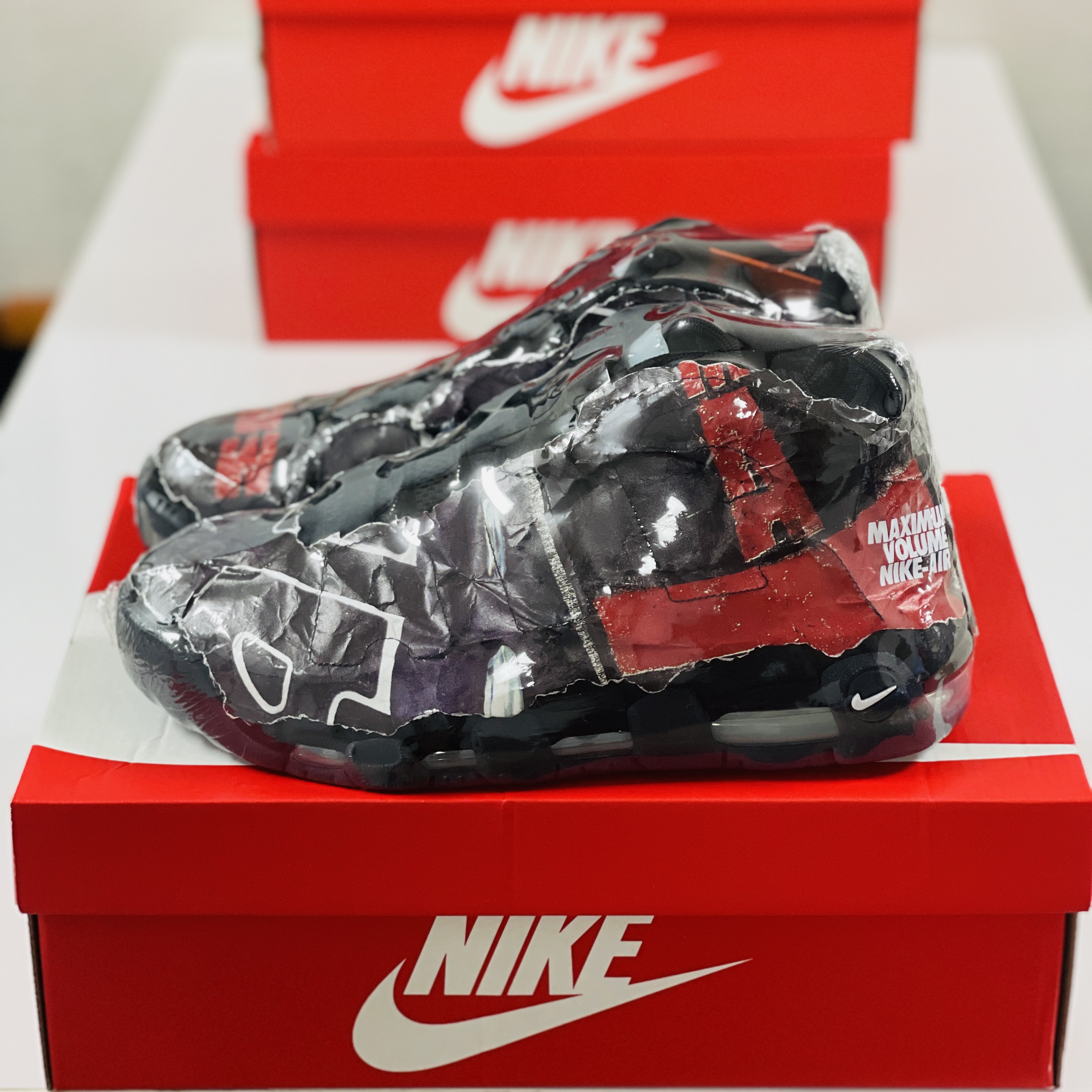 Nike Air More Uptempo 96 Maximum Volume 착용 스타일 - 2