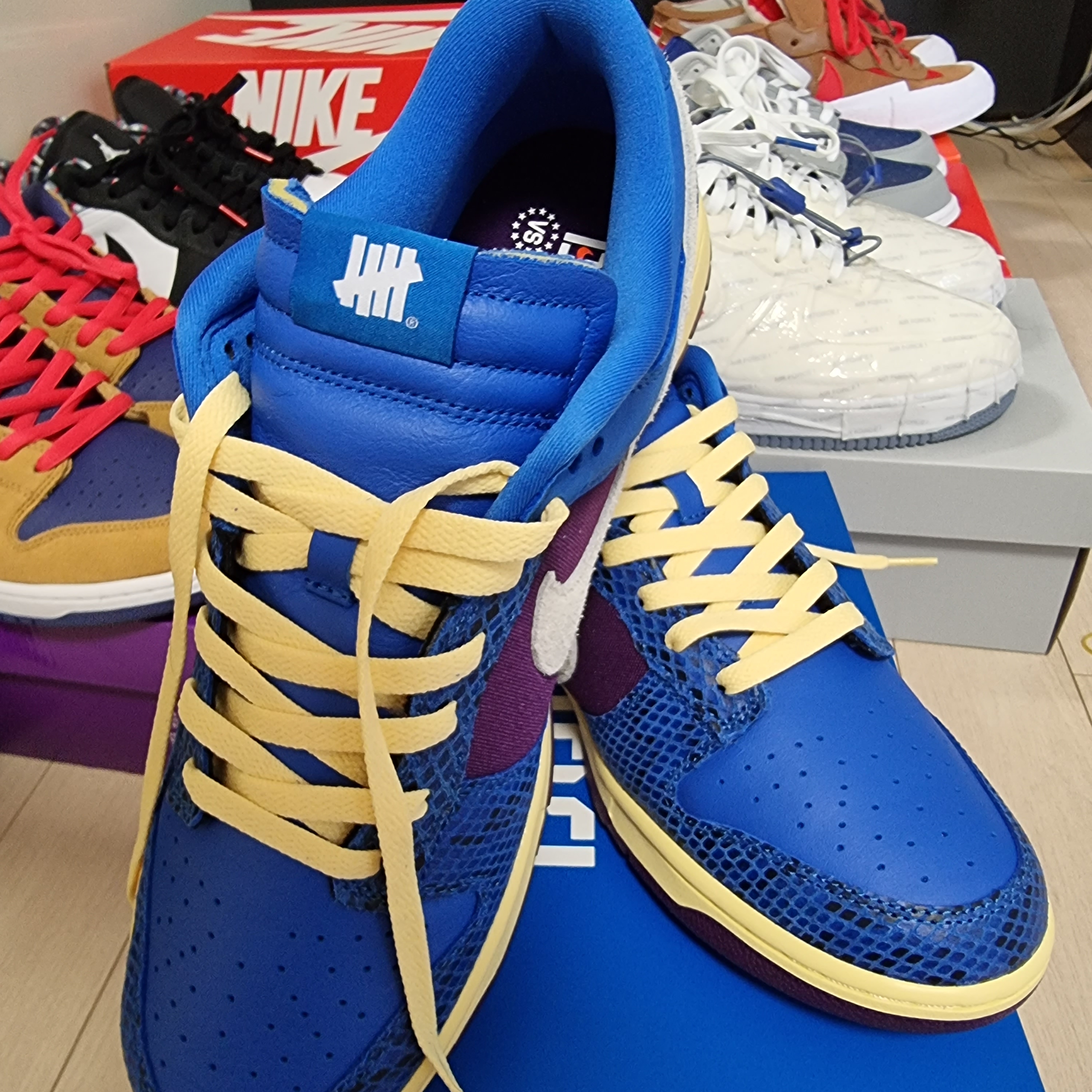 Nike x Undefeated Dunk Low SP 5 On It 착용 스타일 - 1